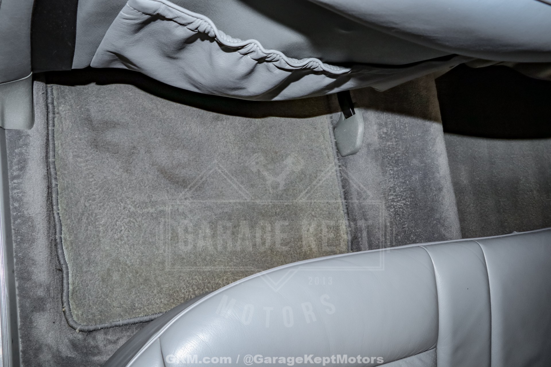 1991 Mercedes-Benz 560-Class 115