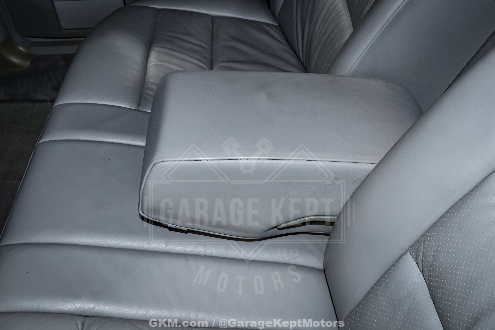 1991 Mercedes-Benz 560-Class 116