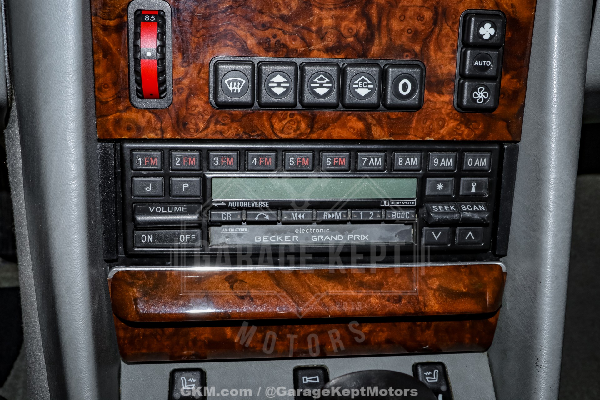 1991 Mercedes-Benz 560-Class 136