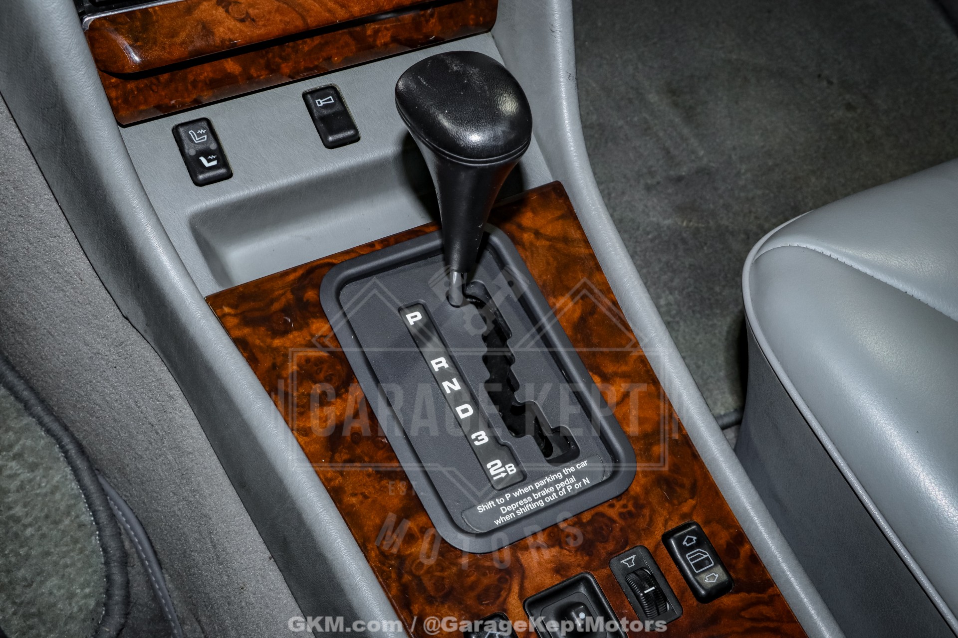 1991 Mercedes-Benz 560-Class 139