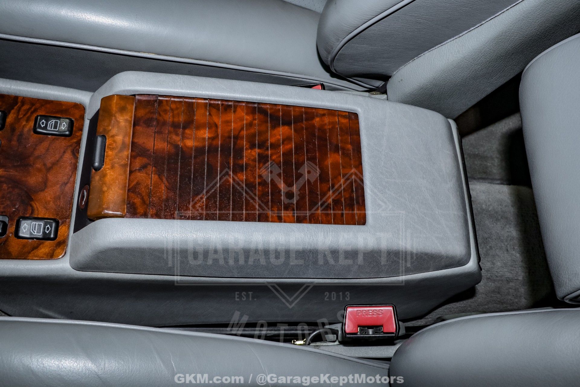 1991 Mercedes-Benz 560-Class 142