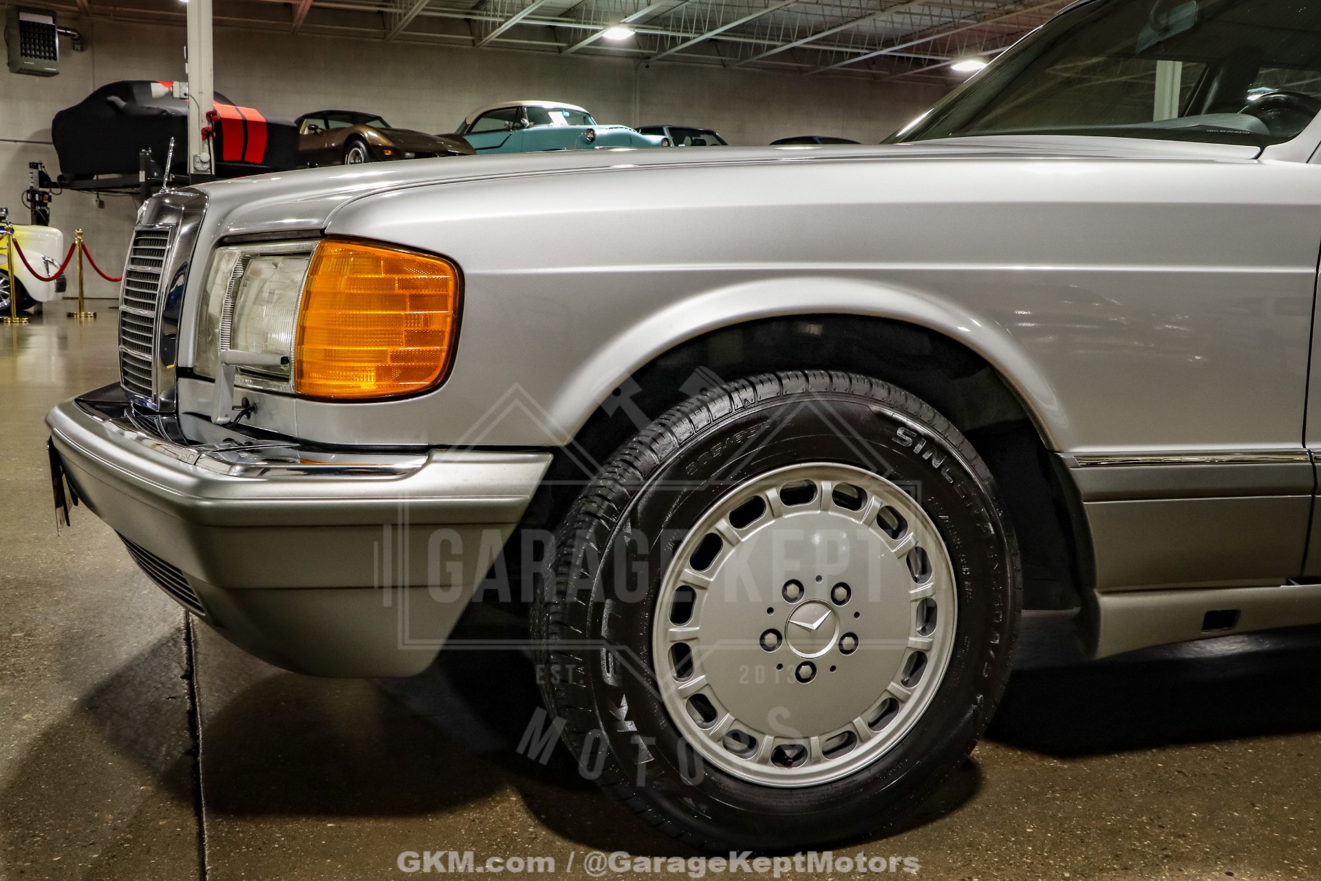 1991 Mercedes-Benz 560-Class 34