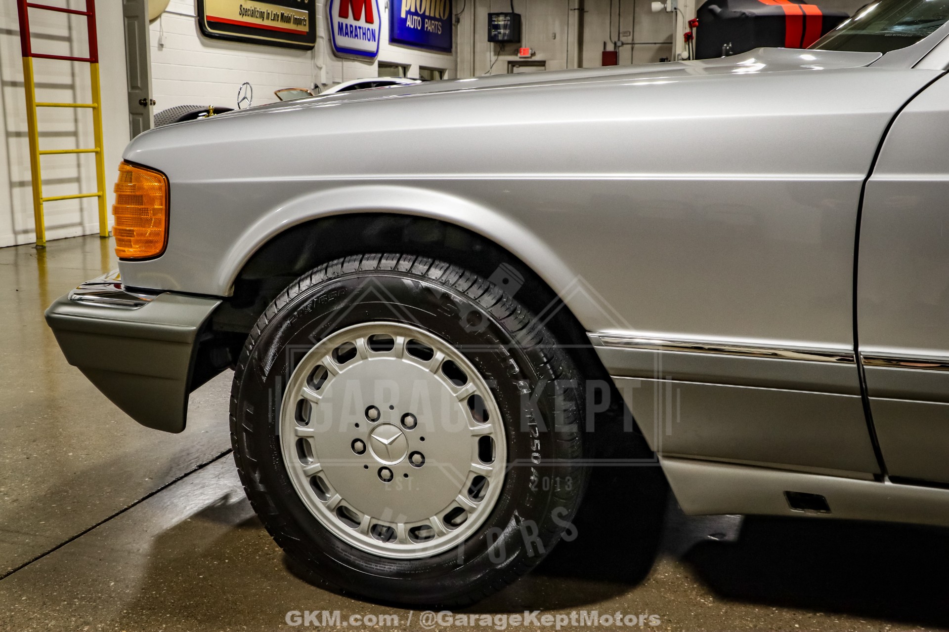1991 Mercedes-Benz 560-Class 35