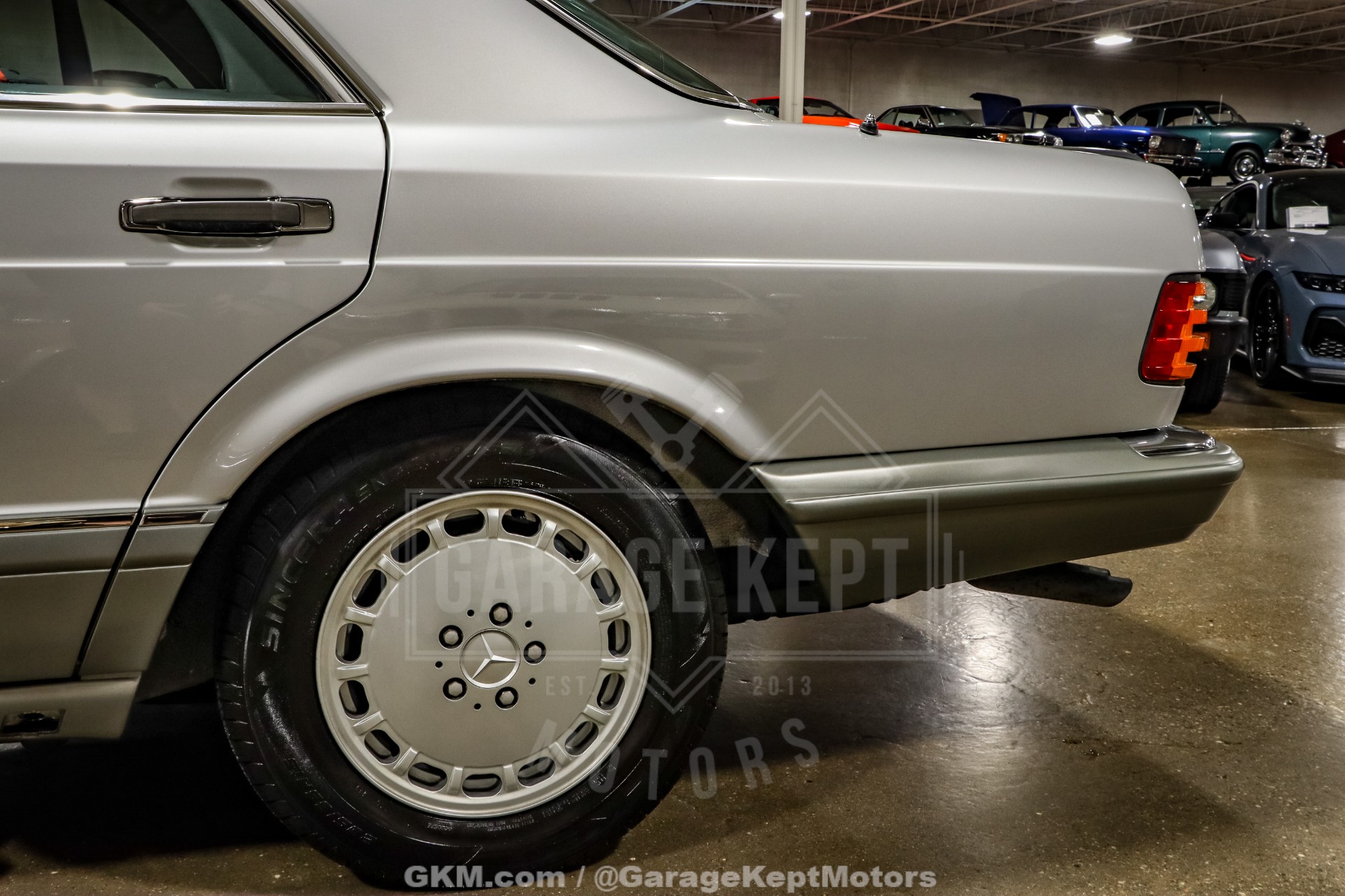 1991 Mercedes-Benz 560-Class 38
