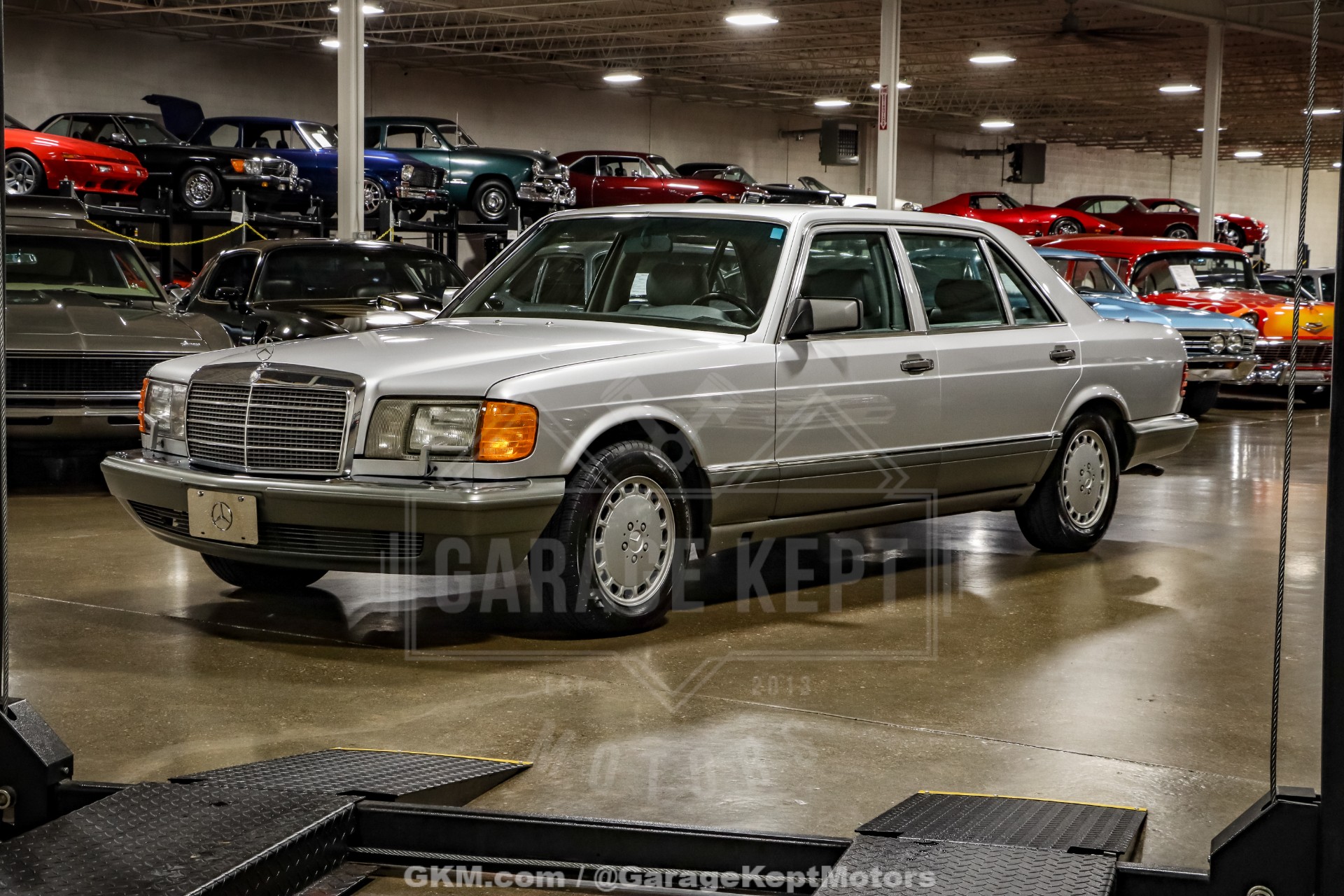 1991 Mercedes-Benz 560-Class 3