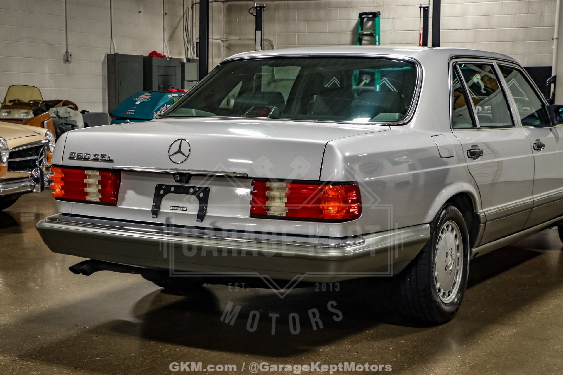 1991 Mercedes-Benz 560-Class 49