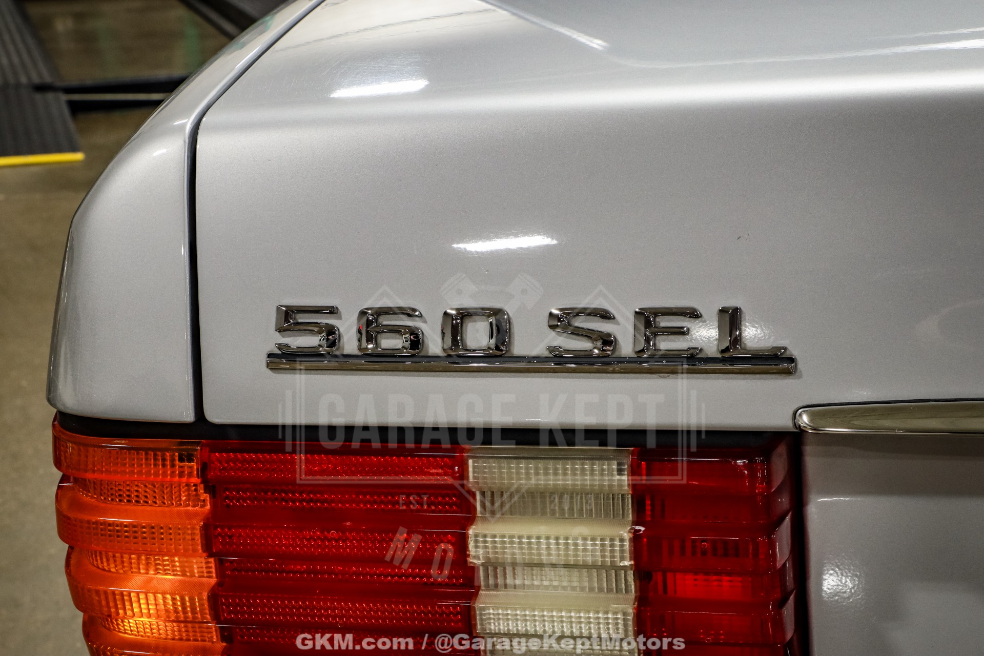 1991 Mercedes-Benz 560-Class 50