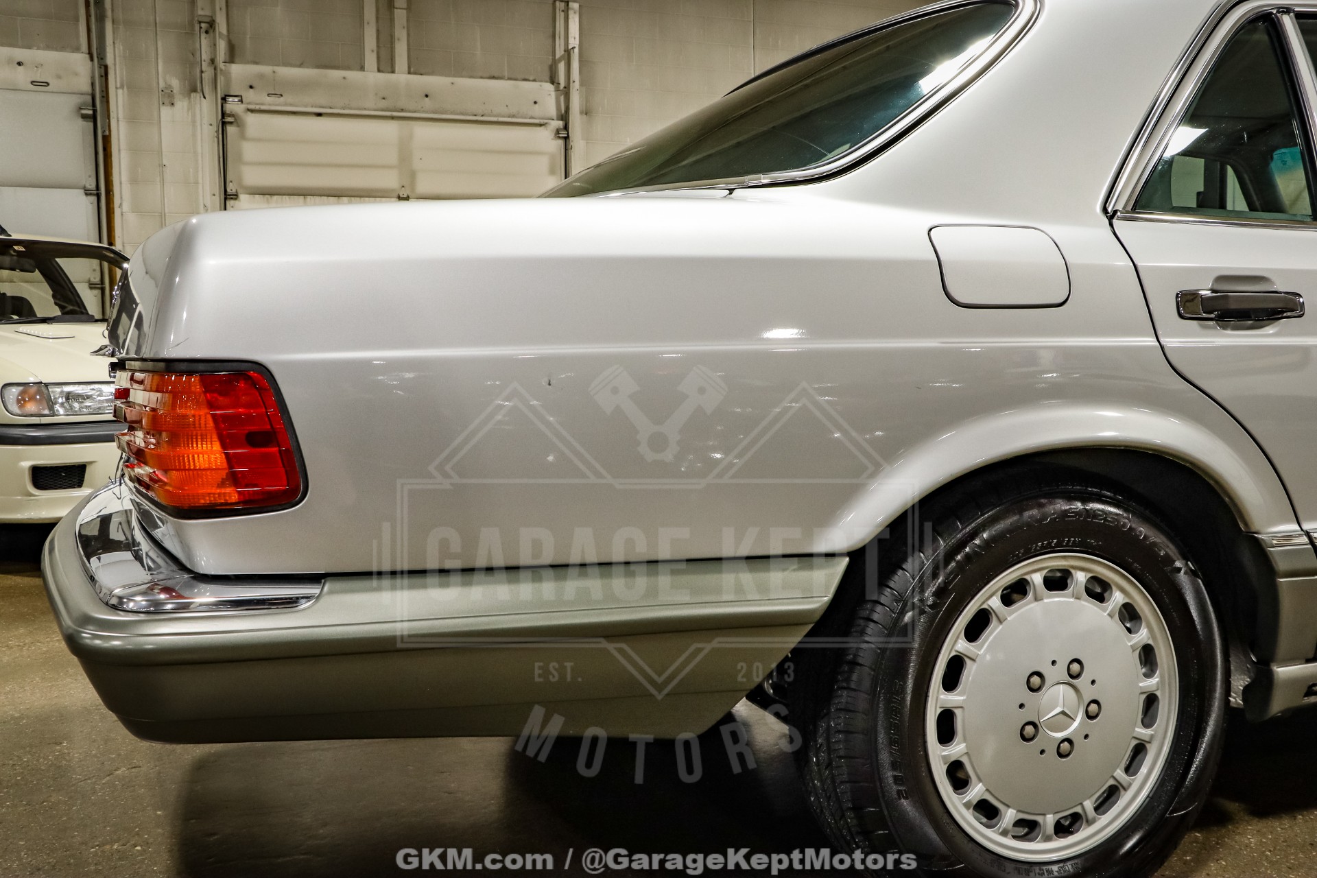 1991 Mercedes-Benz 560-Class 54