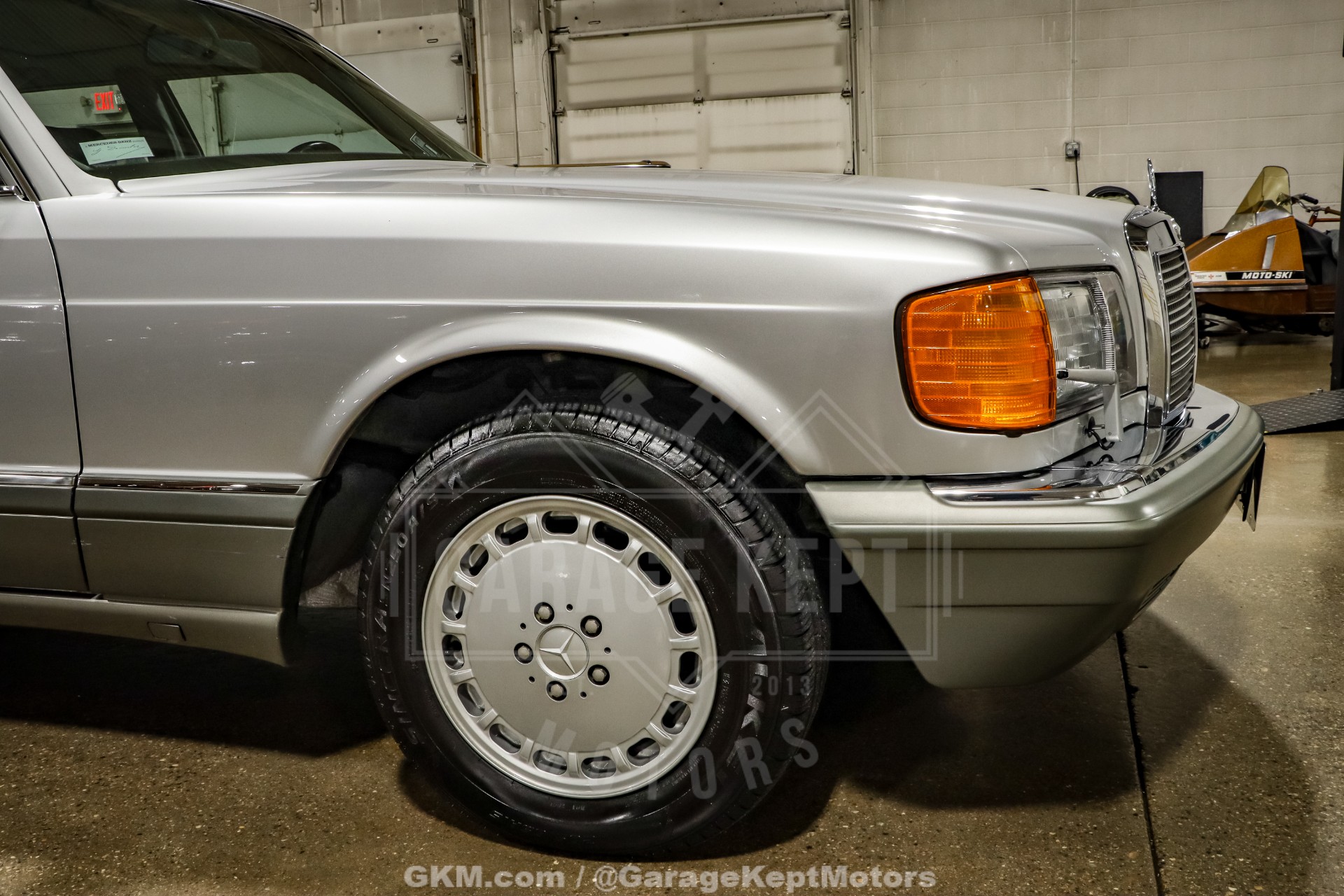 1991 Mercedes-Benz 560-Class 59