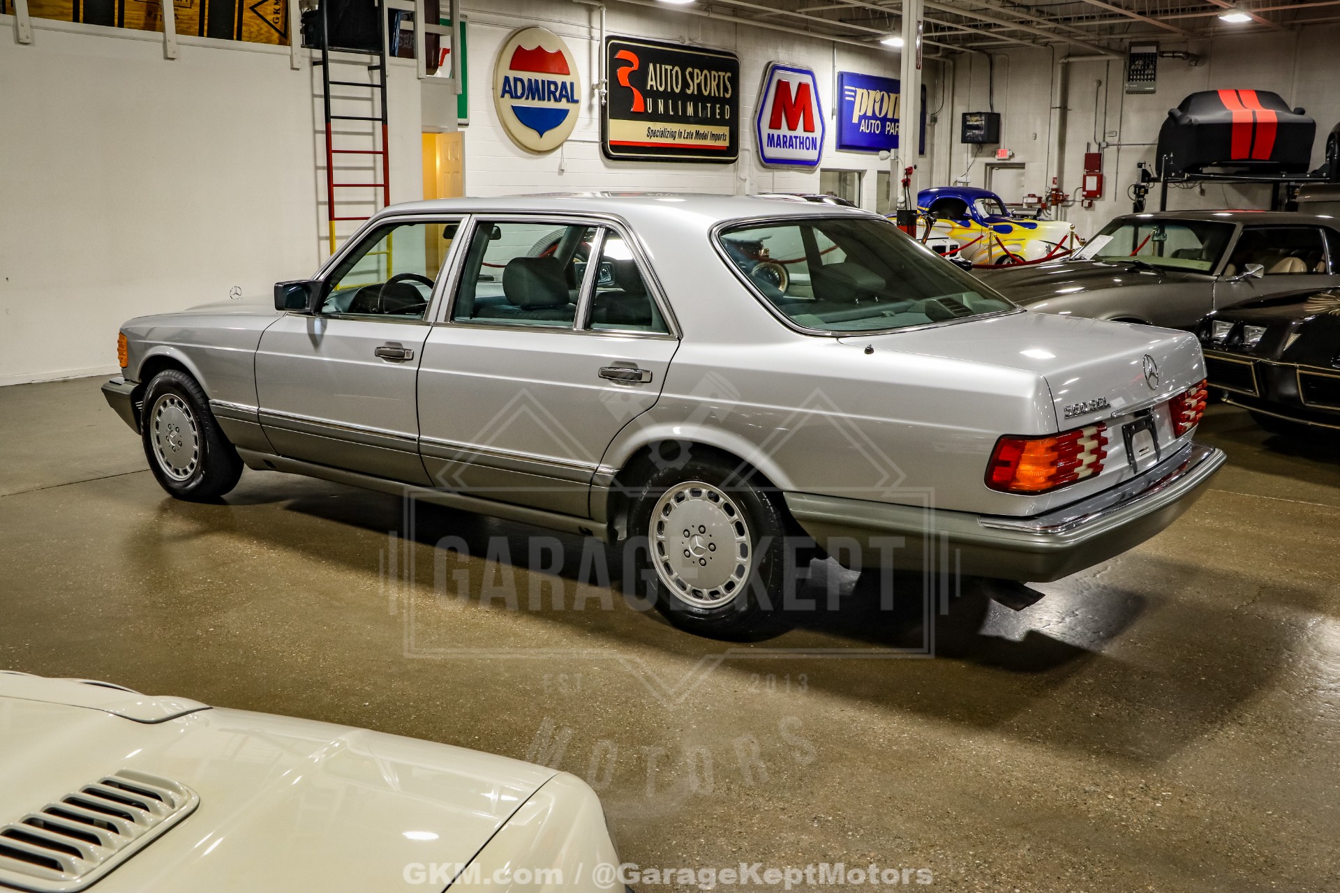 1991 Mercedes-Benz 560-Class 6