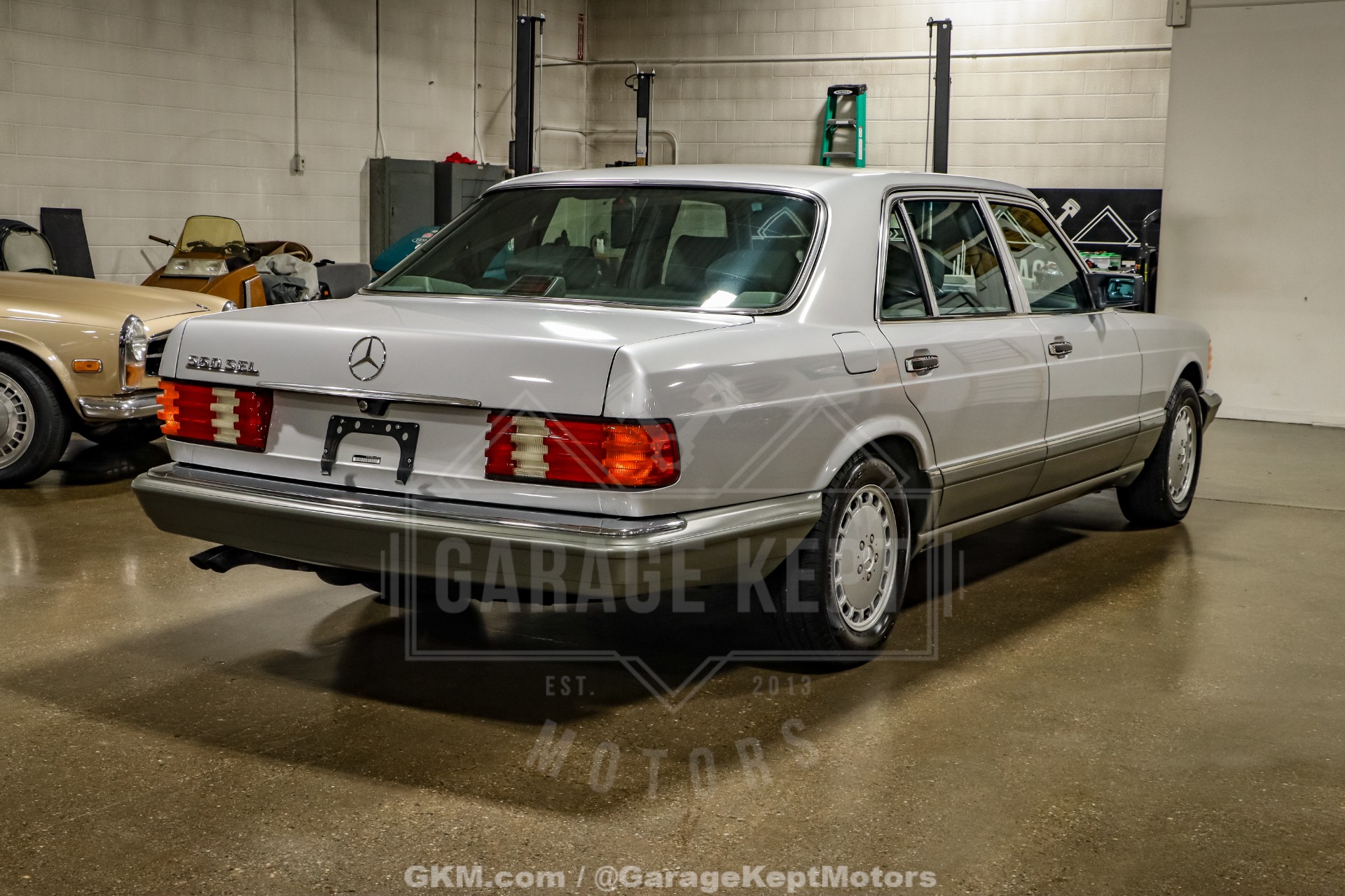 1991 Mercedes-Benz 560-Class 8