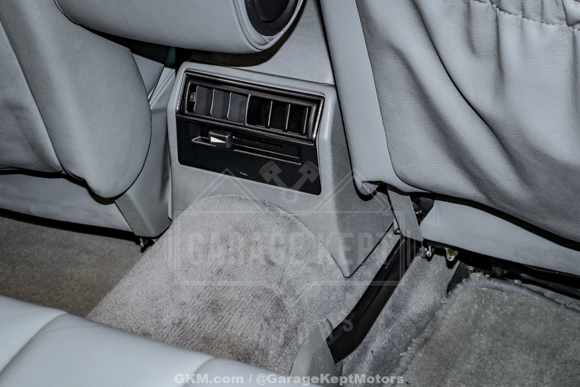1991 Mercedes-Benz 560-Class 90