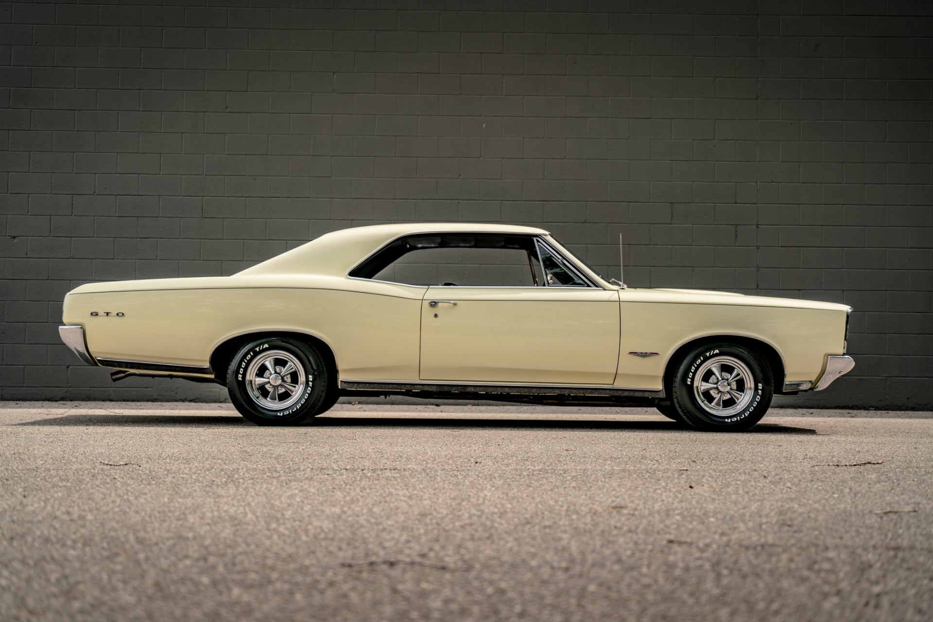 1966 Pontiac GTO 18