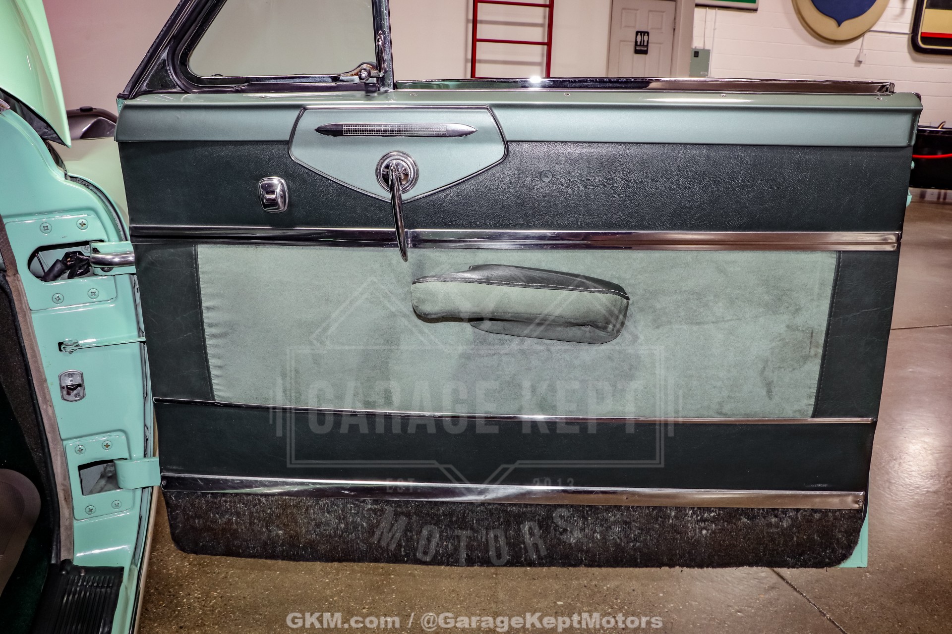 1953 Chrysler Custom Imperial 86