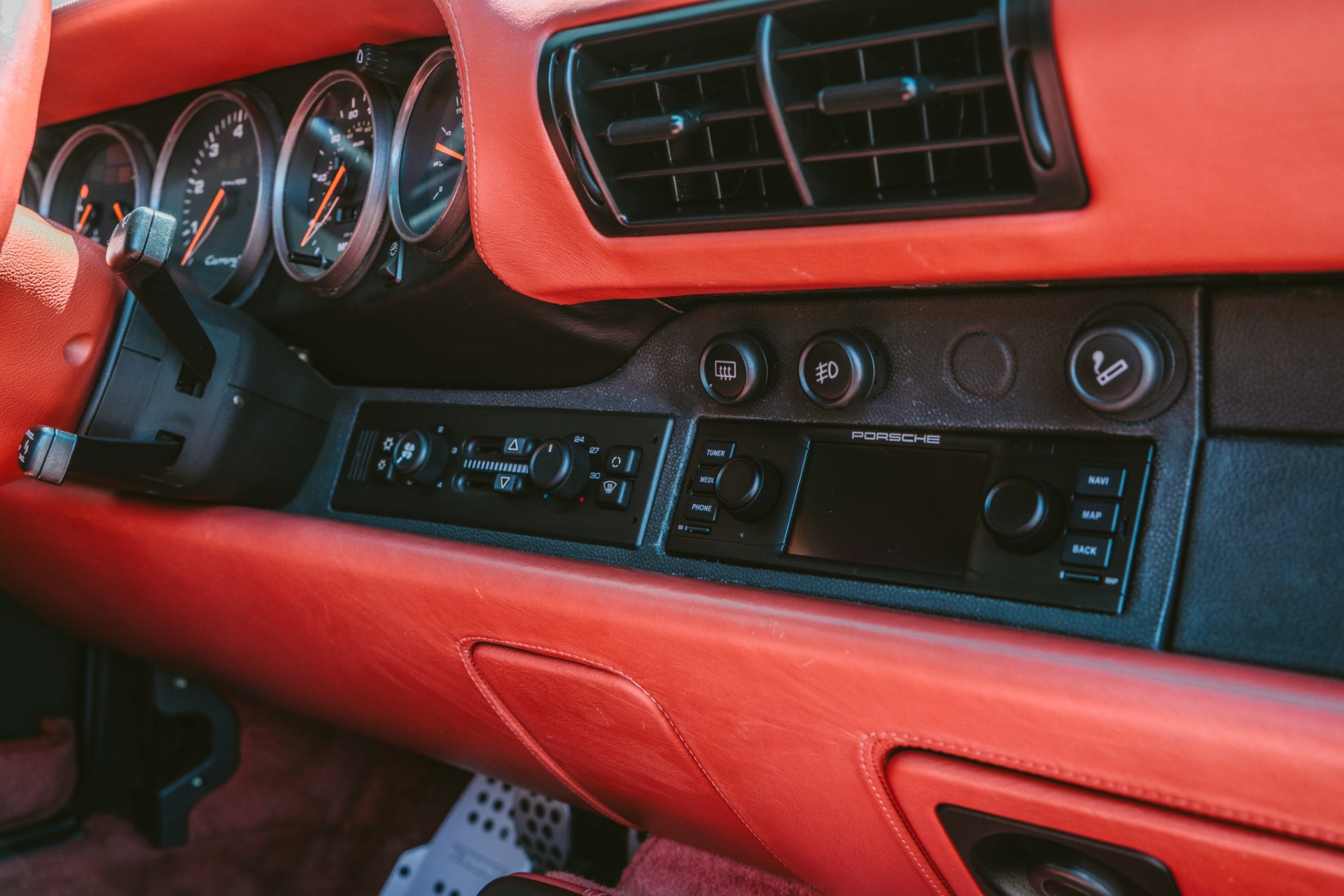1998 Porsche 911 25