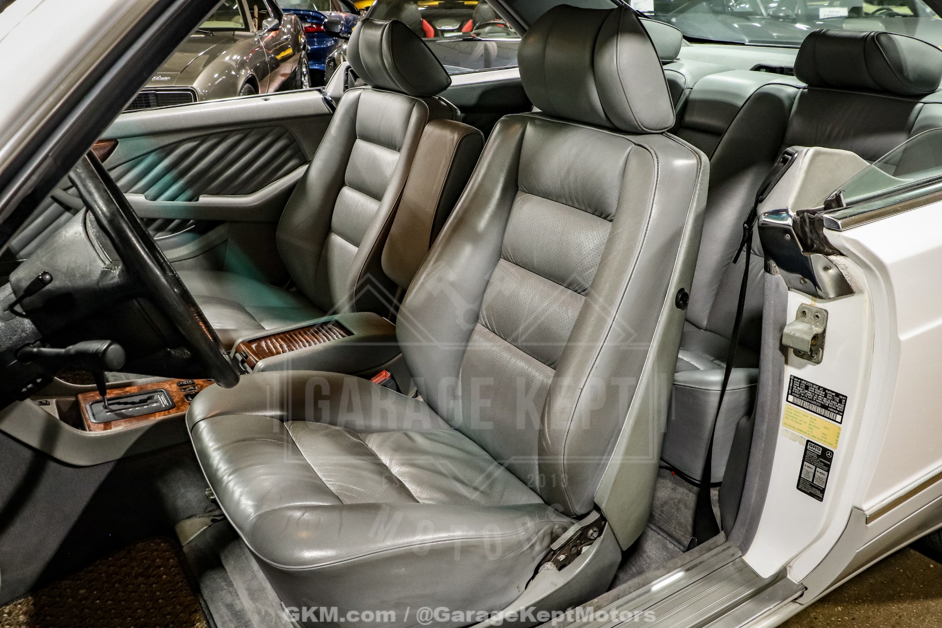 1991 Mercedes-Benz 560-Class 115