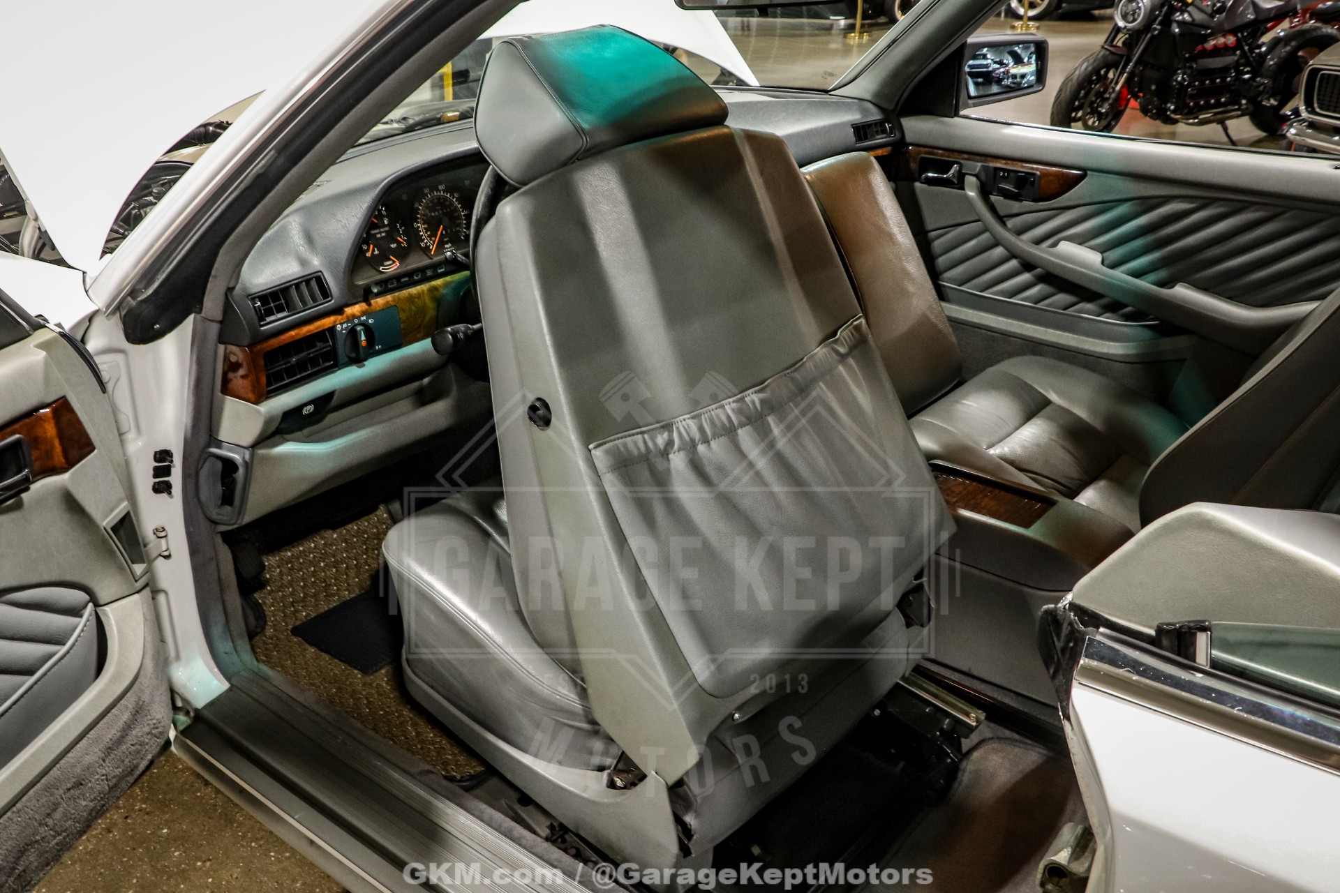 1991 Mercedes-Benz 560-Class 118