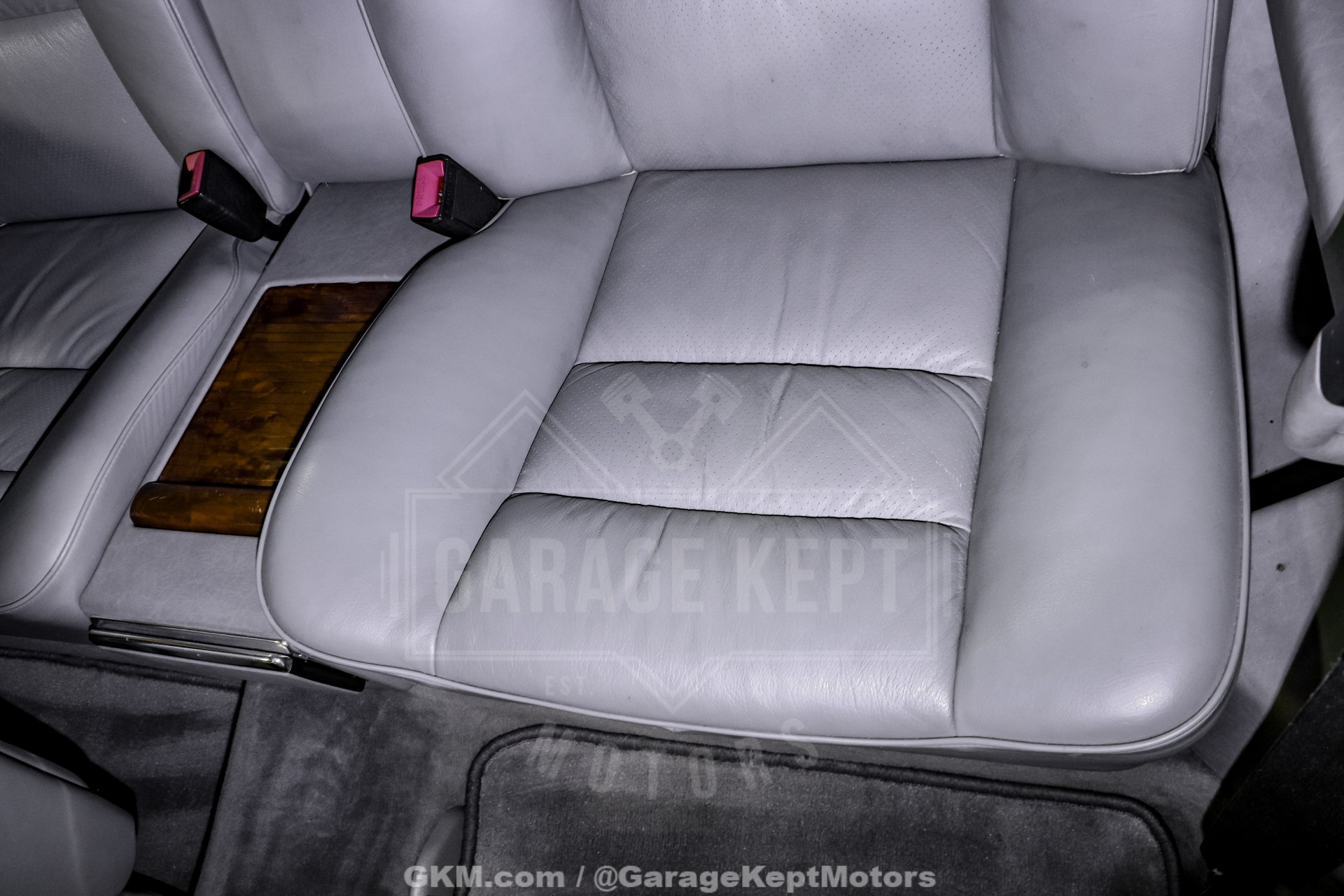 1991 Mercedes-Benz 560-Class 122