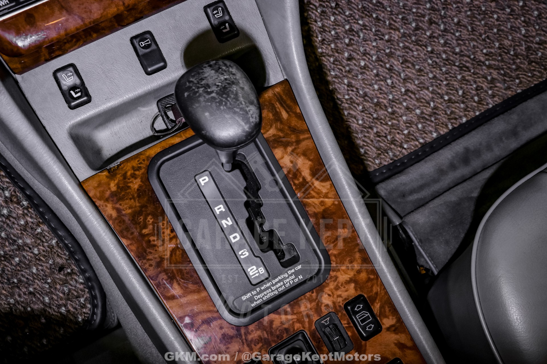 1991 Mercedes-Benz 560-Class 139