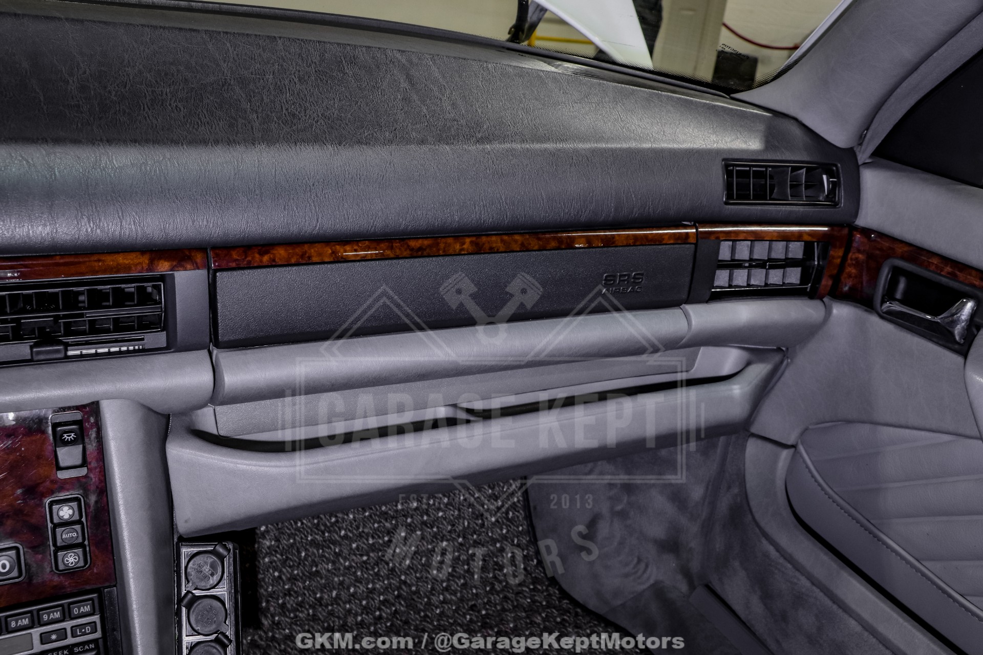 1991 Mercedes-Benz 560-Class 144