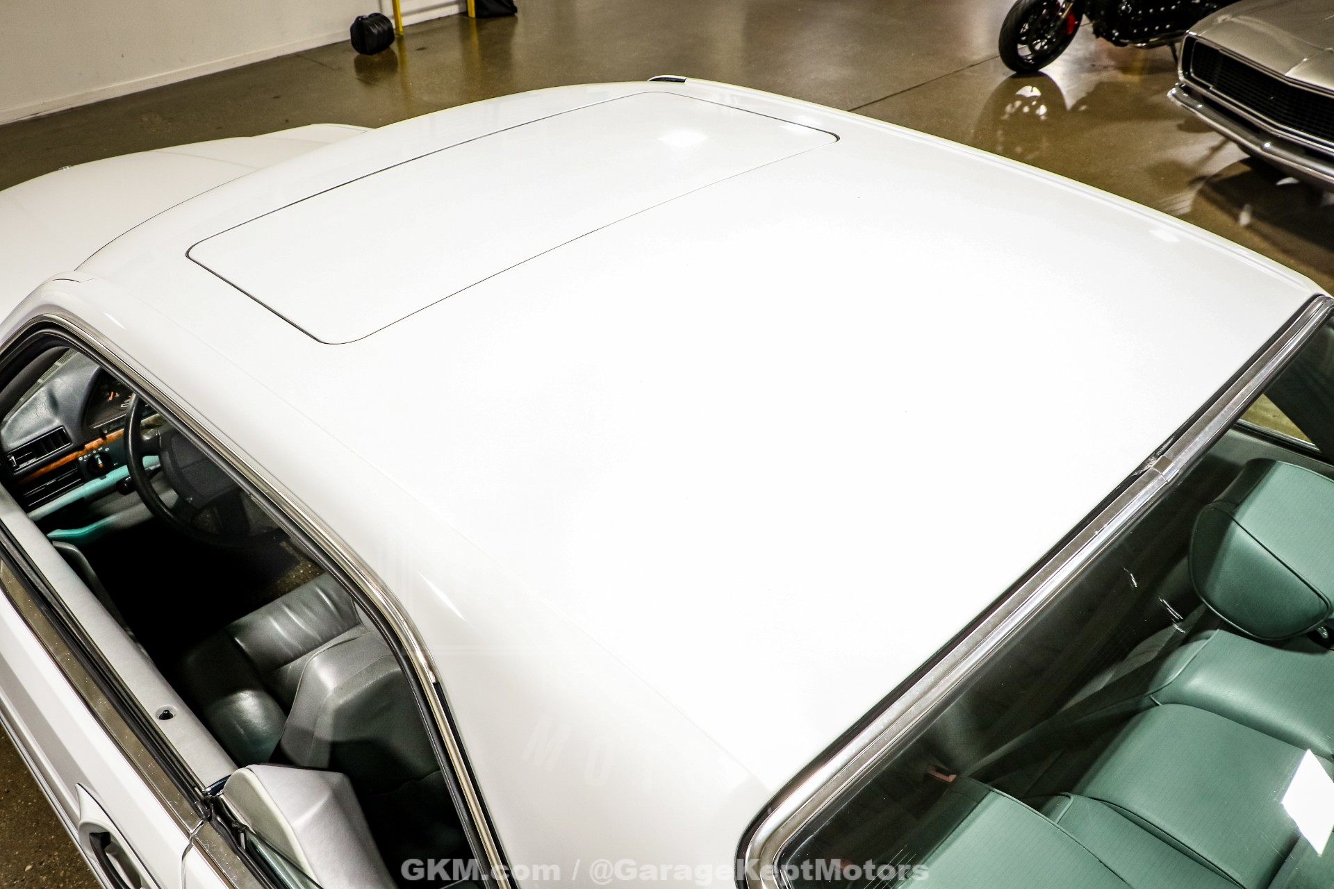 1991 Mercedes-Benz 560-Class 41