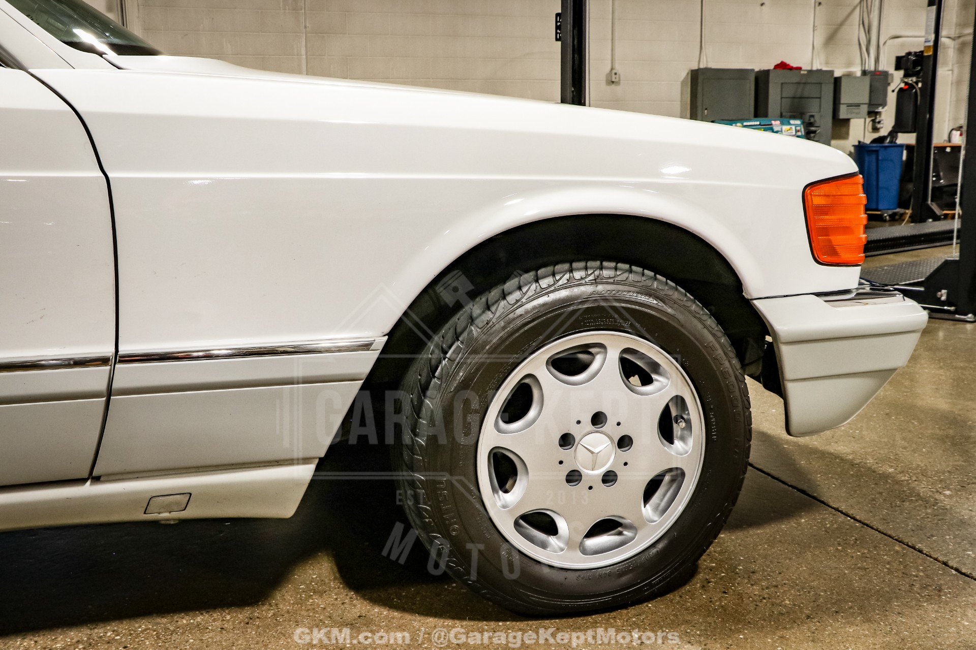 1991 Mercedes-Benz 560-Class 58