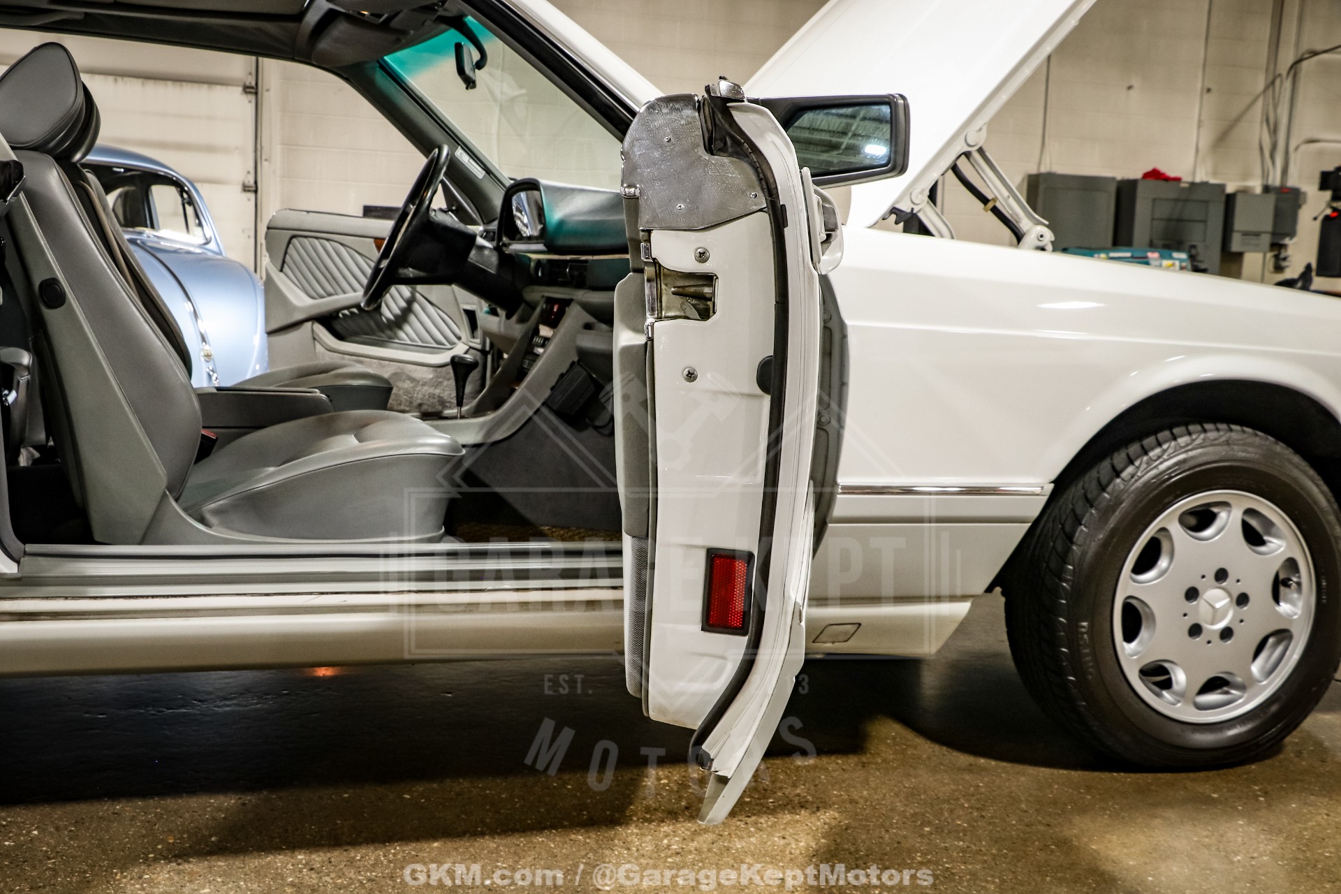 1991 Mercedes-Benz 560-Class 68