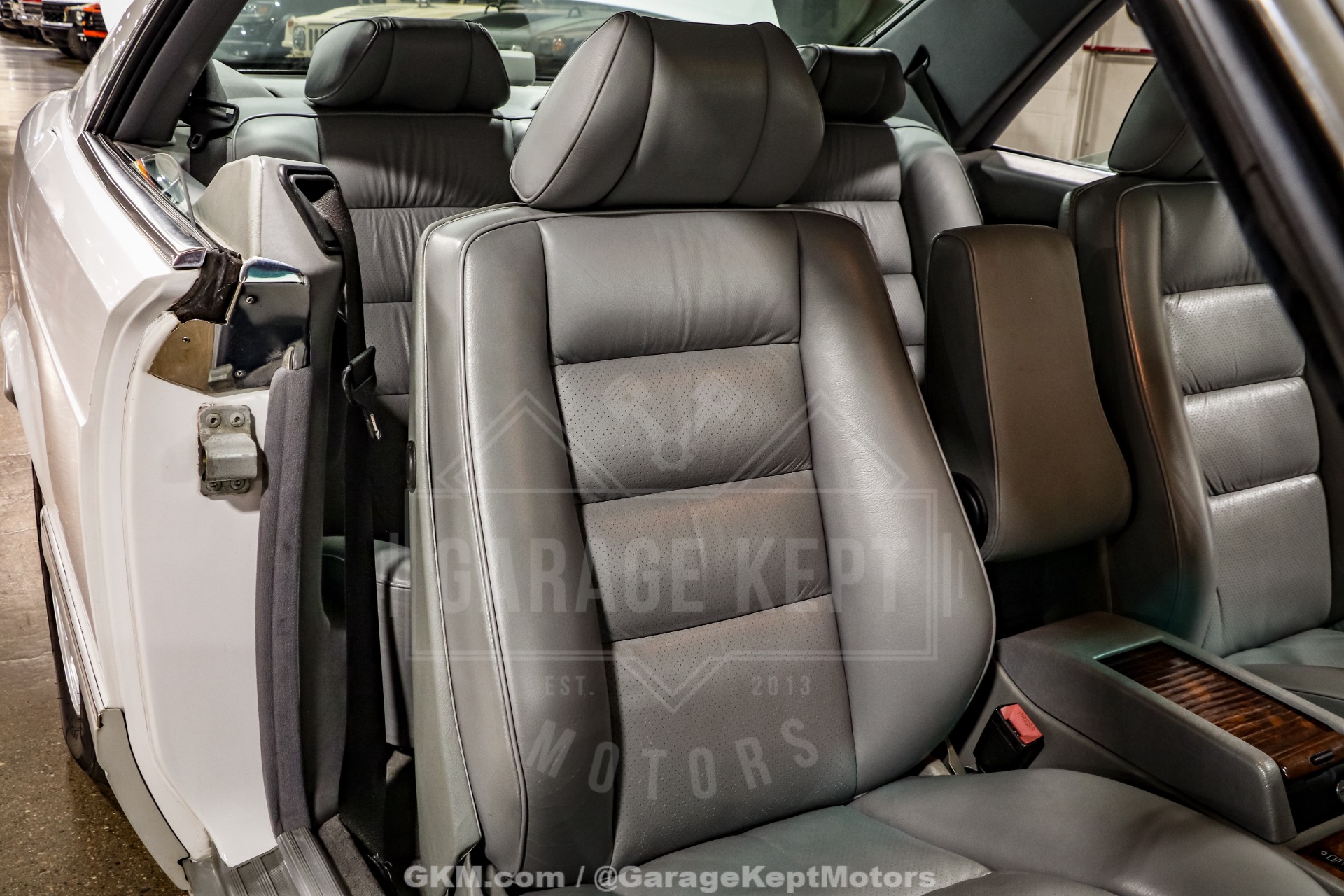 1991 Mercedes-Benz 560-Class 76