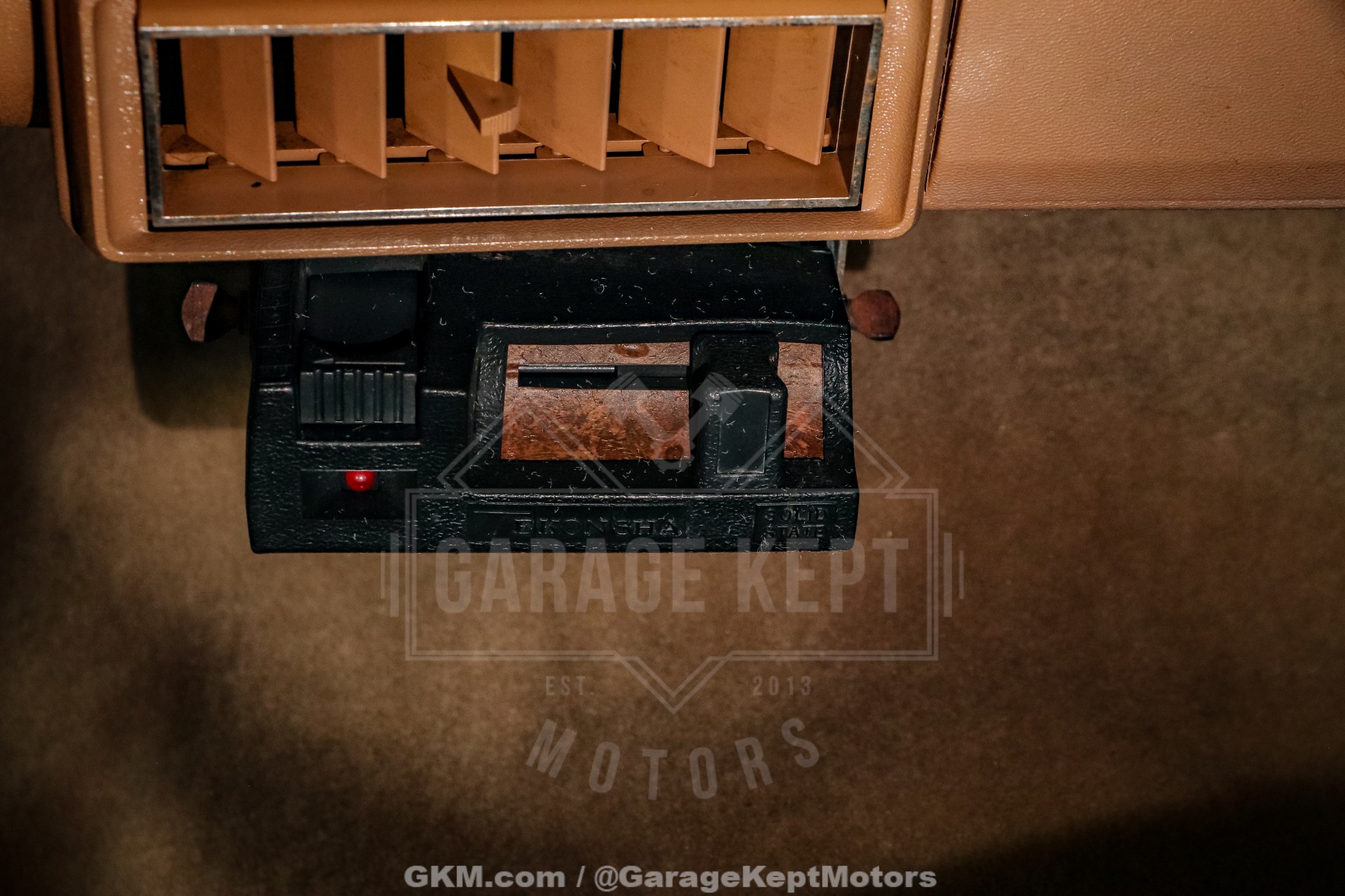 1988 Jeep Grand Wagoneer 124