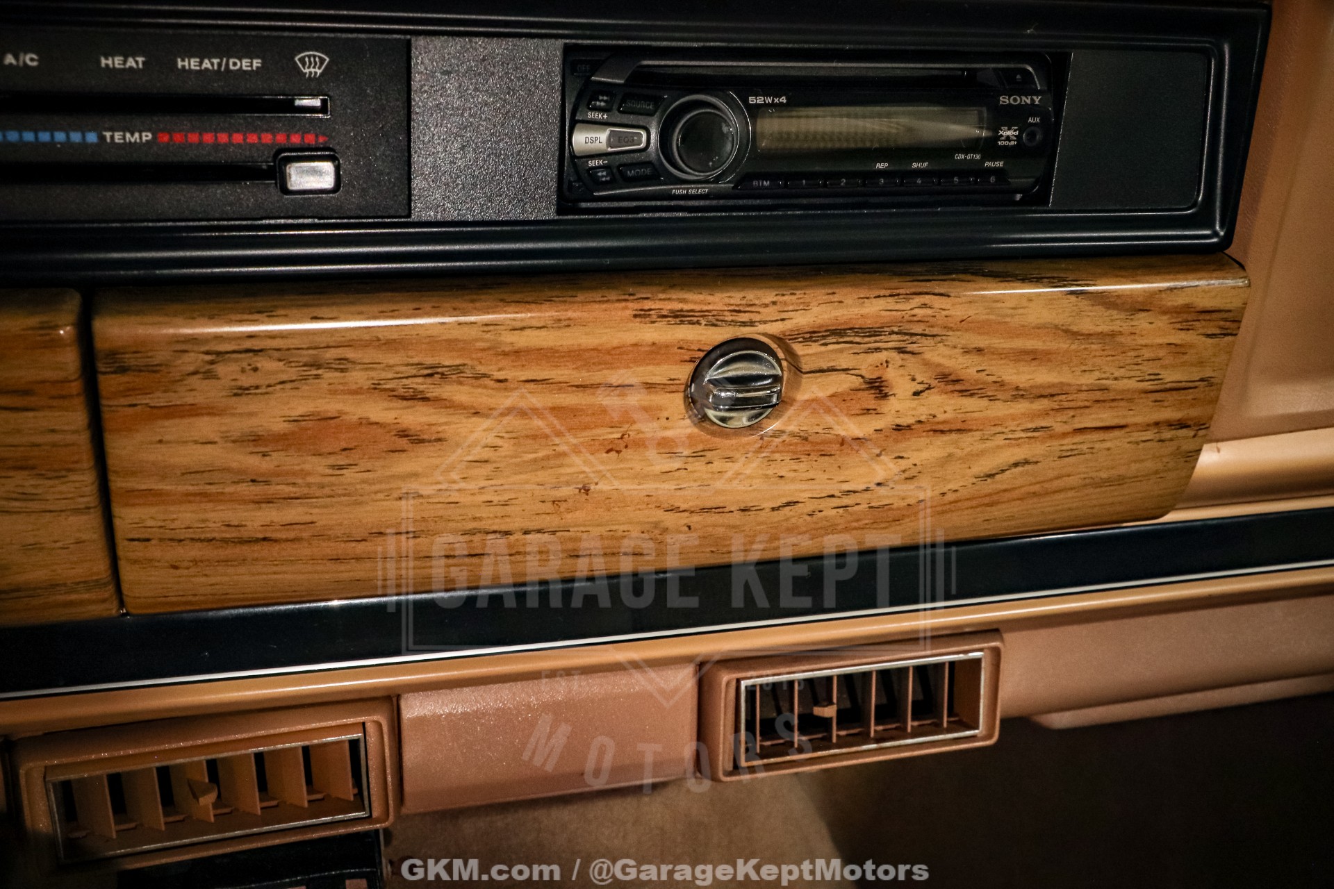 1988 Jeep Grand Wagoneer 127