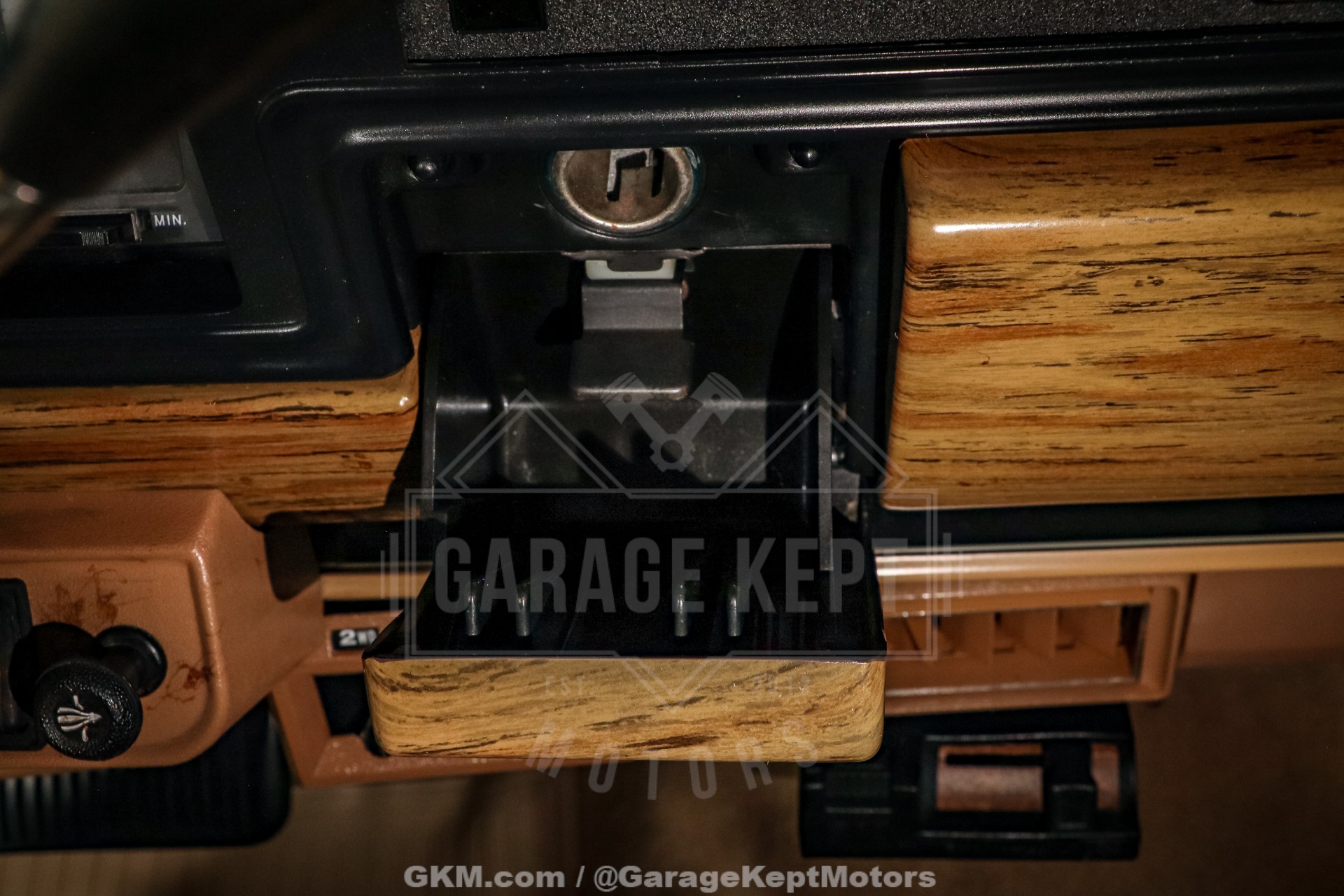 1988 Jeep Grand Wagoneer 129