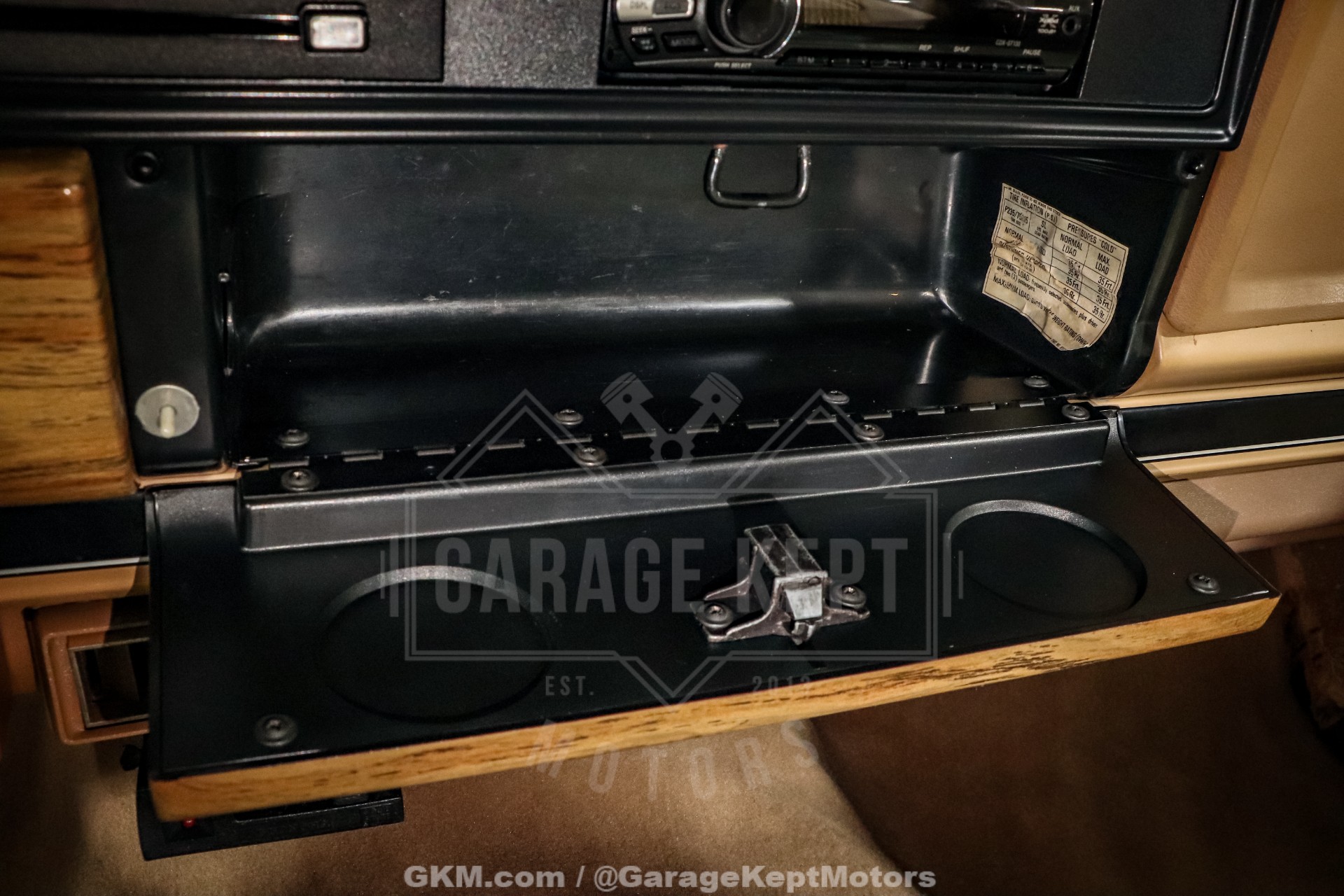 1988 Jeep Grand Wagoneer 130