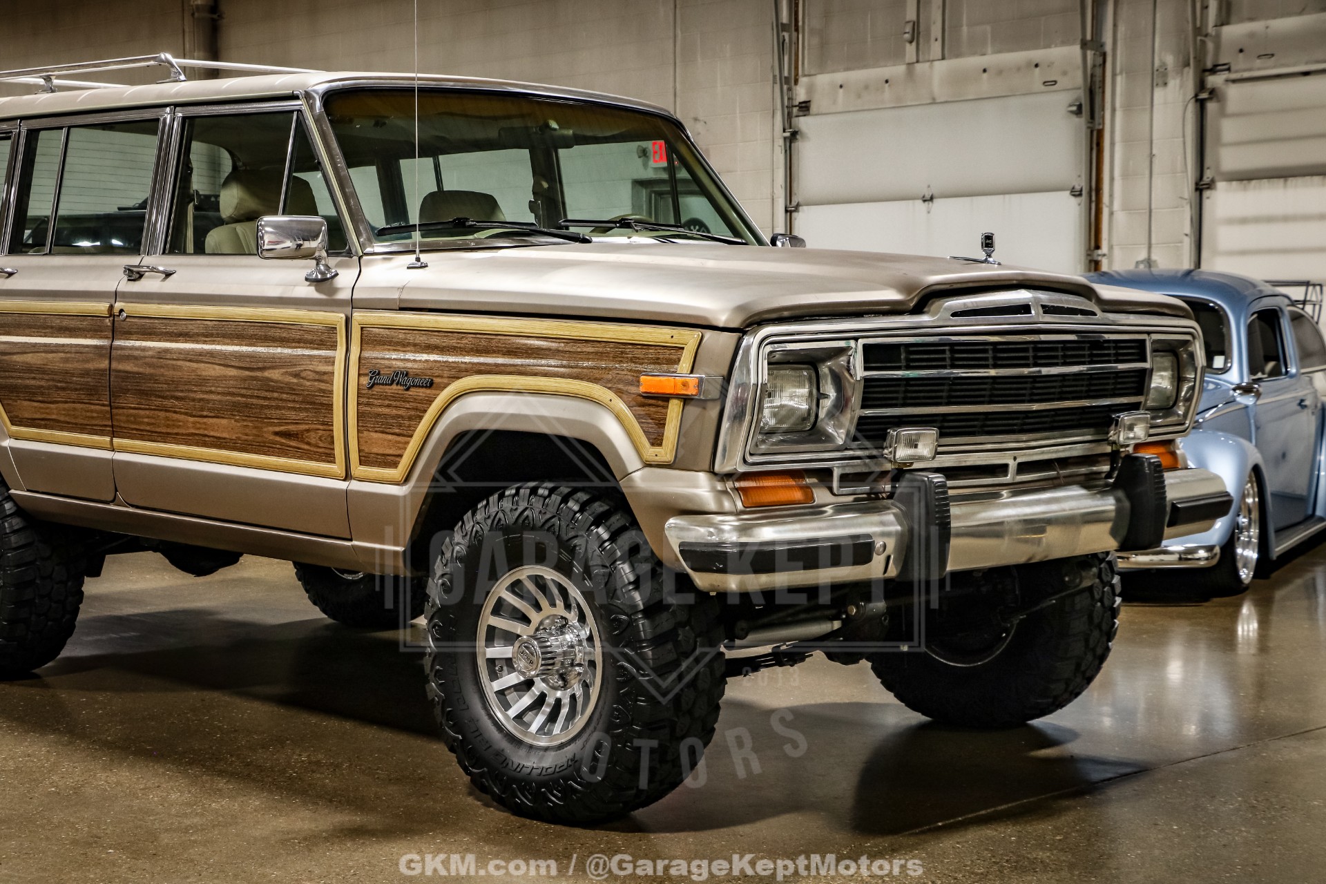 1988 Jeep Grand Wagoneer 13