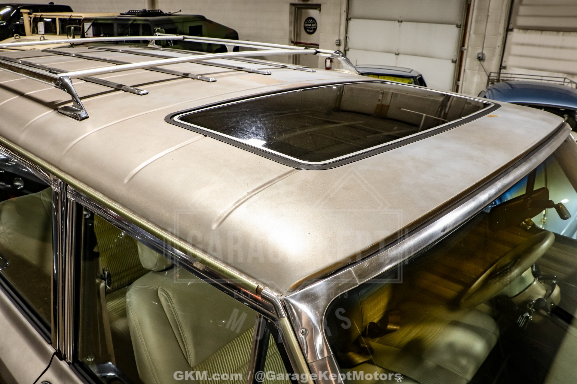 1988 Jeep Grand Wagoneer 16