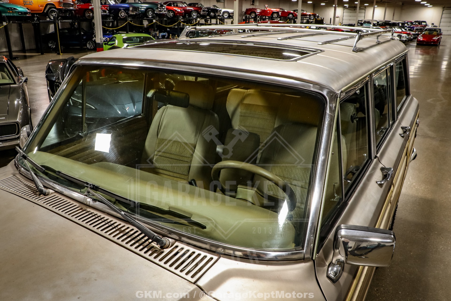 1988 Jeep Grand Wagoneer 25