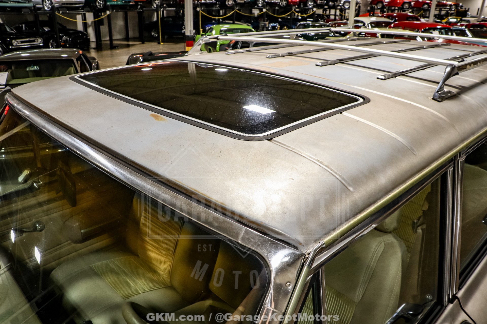 1988 Jeep Grand Wagoneer 26