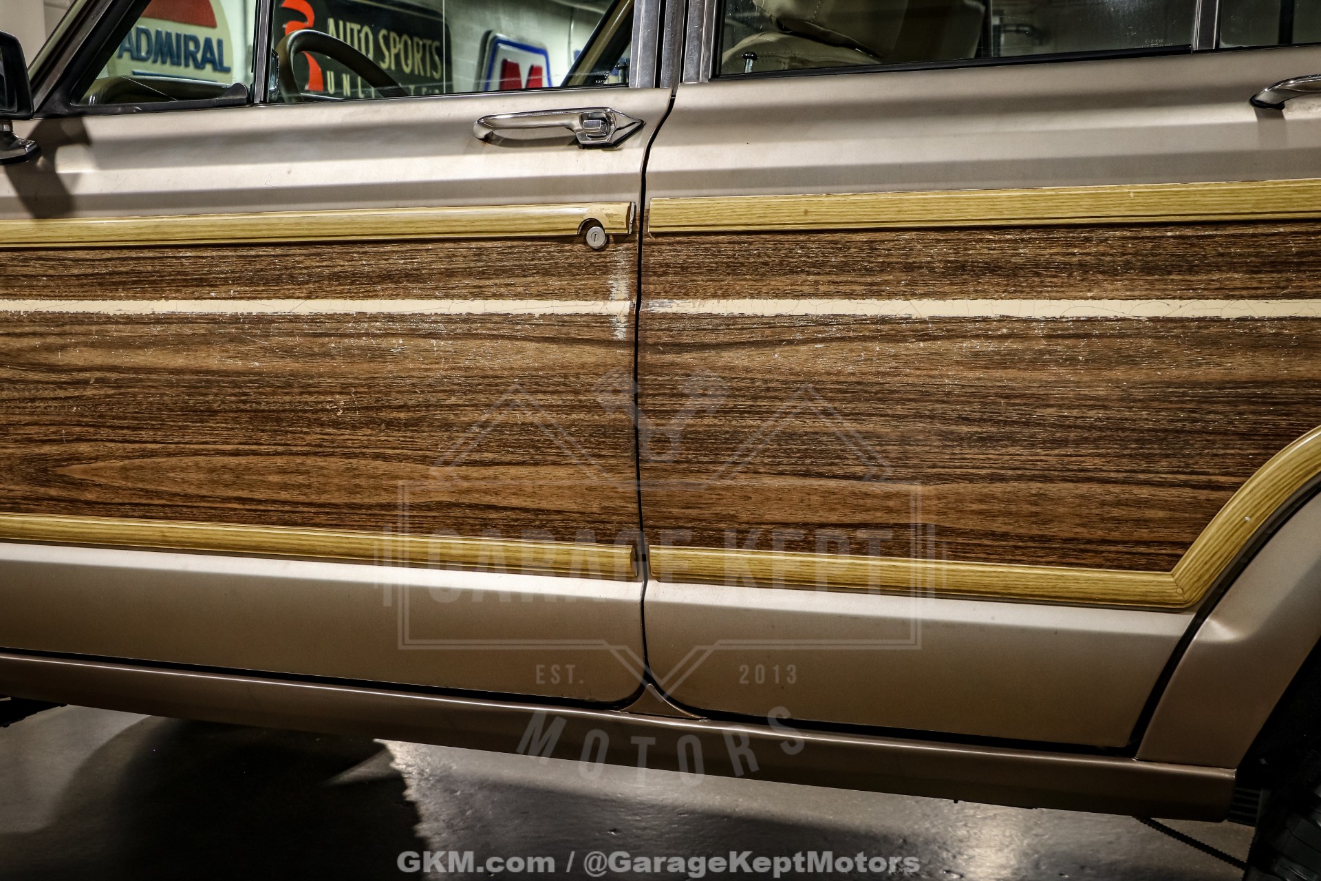1988 Jeep Grand Wagoneer 33