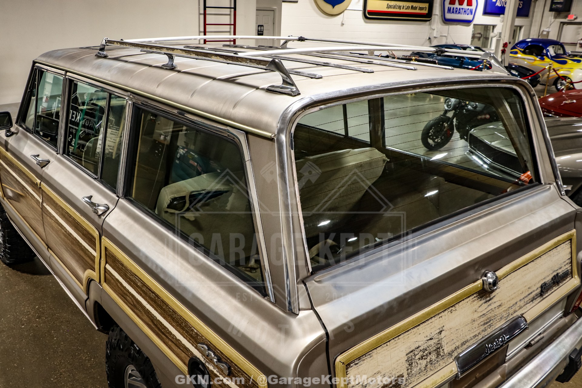 1988 Jeep Grand Wagoneer 36