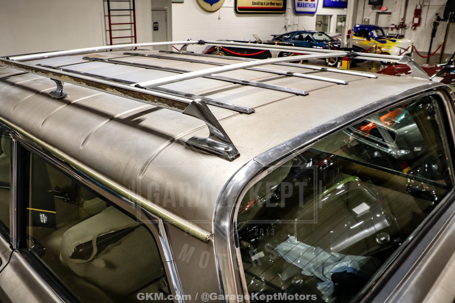 1988 Jeep Grand Wagoneer 37