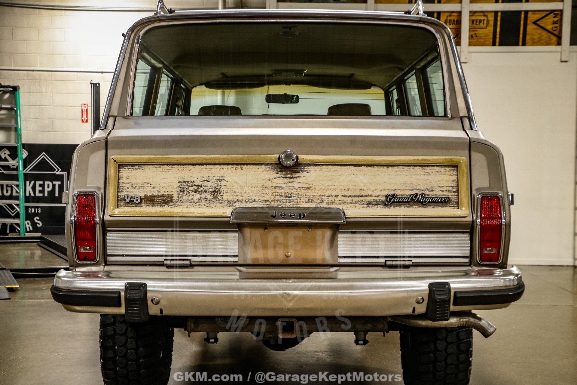 1988 Jeep Grand Wagoneer 41