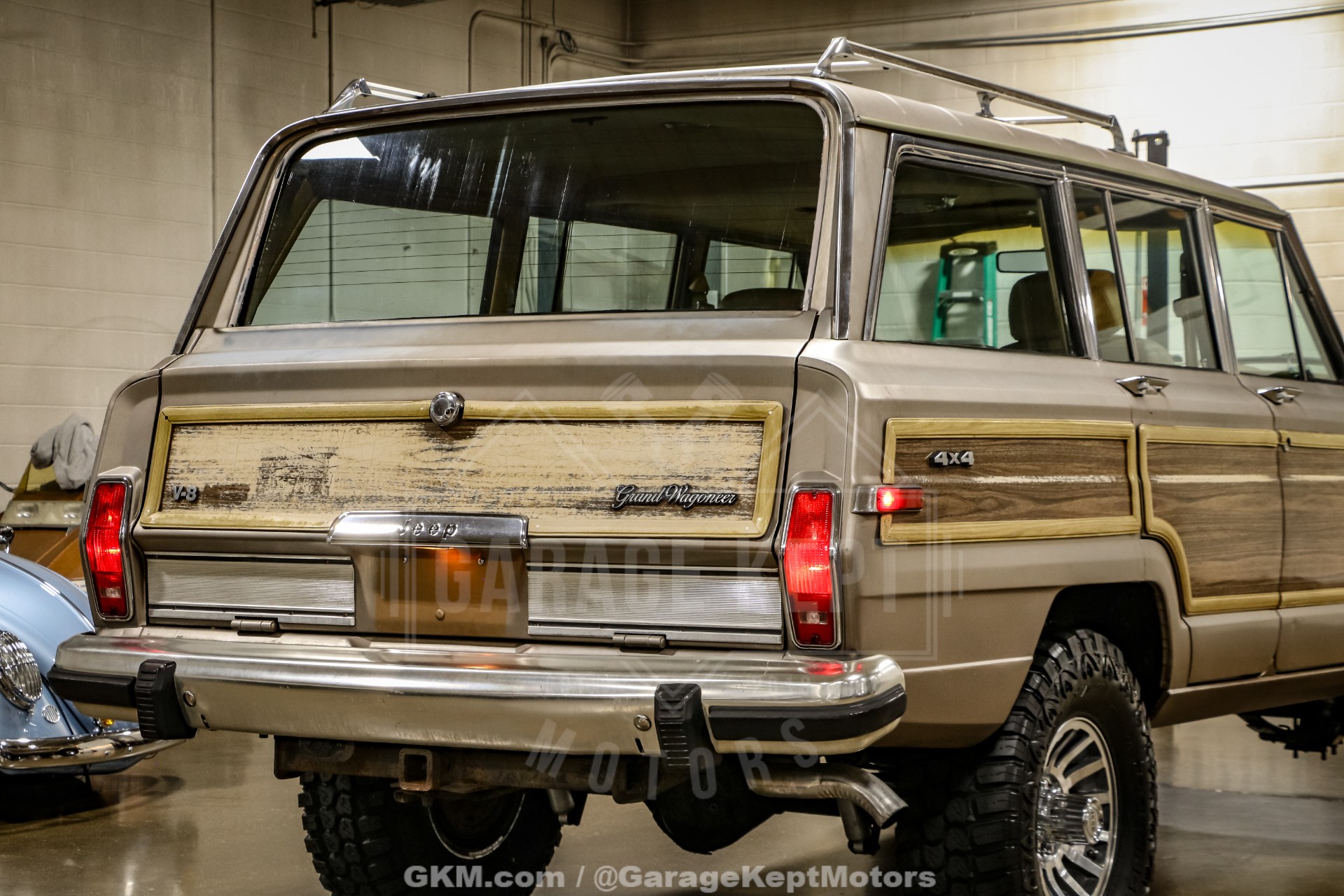 1988 Jeep Grand Wagoneer 43