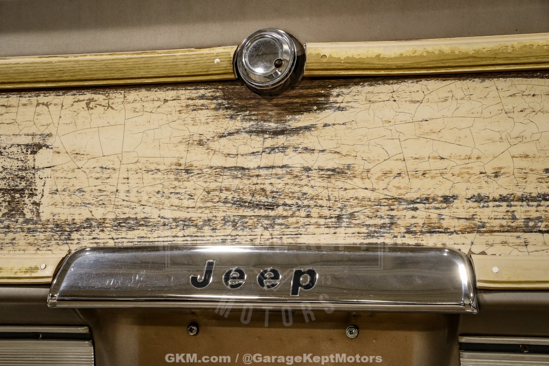 1988 Jeep Grand Wagoneer 46