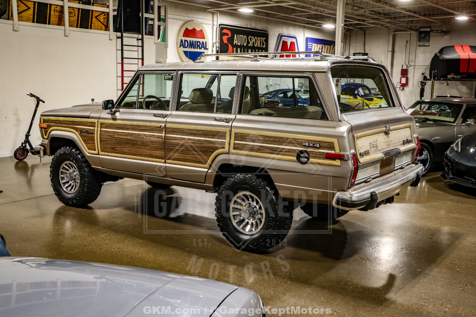 1988 Jeep Grand Wagoneer 6
