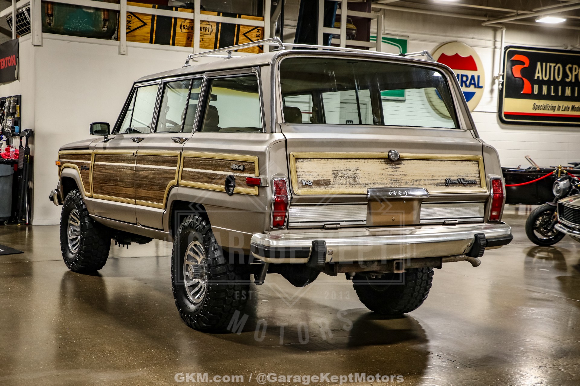 1988 Jeep Grand Wagoneer 7