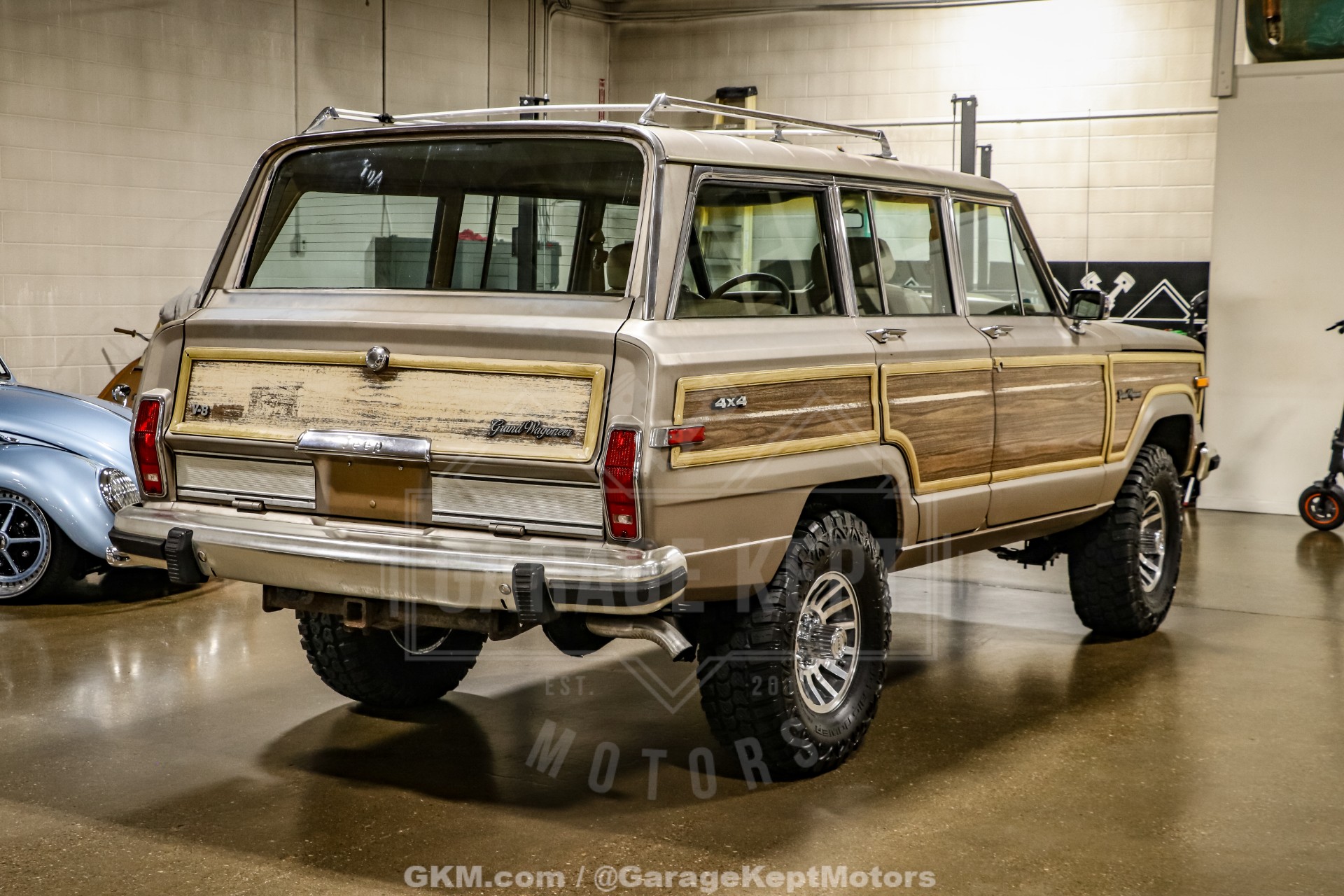 1988 Jeep Grand Wagoneer 8
