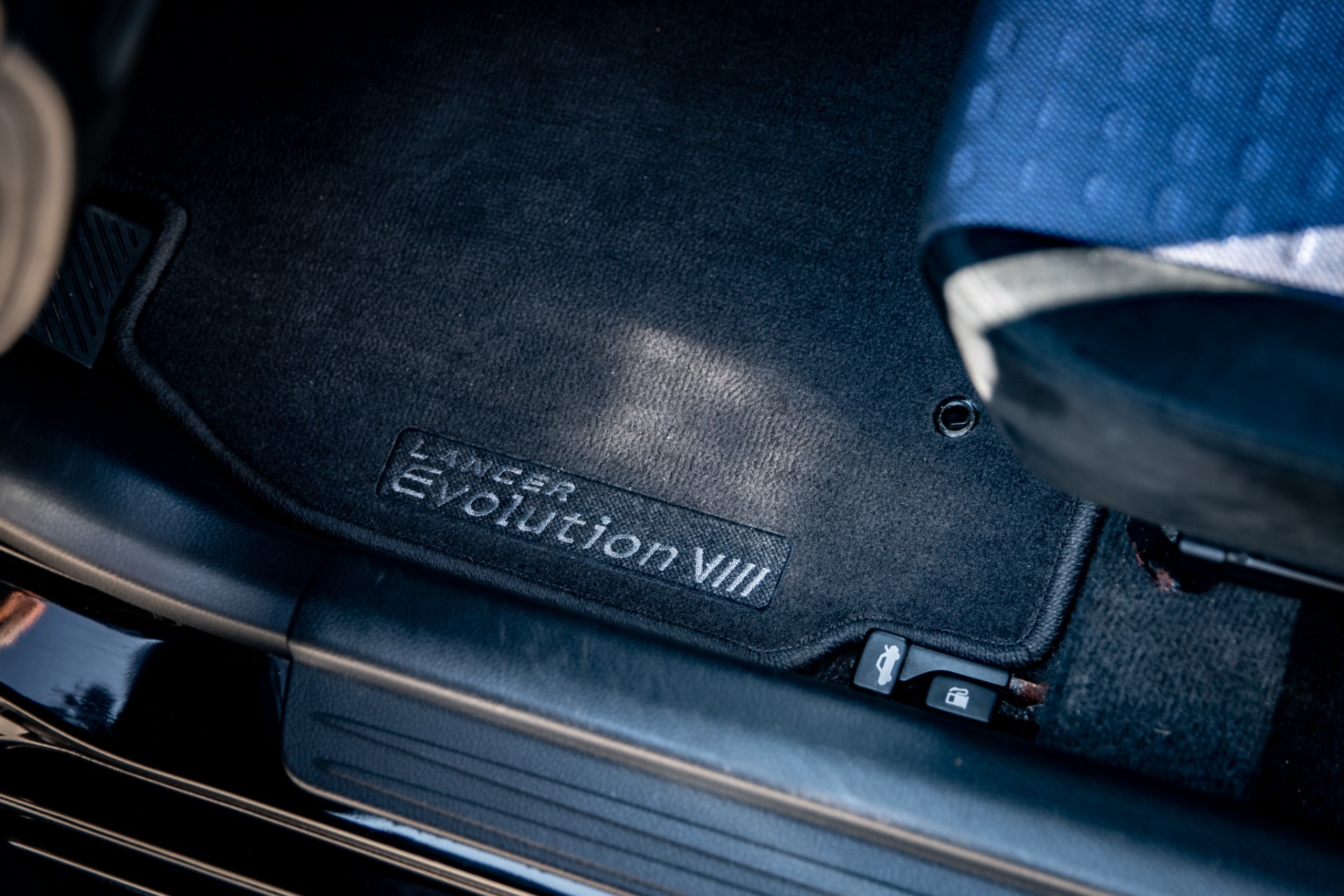 2003 Mitsubishi Lancer Evolution 15