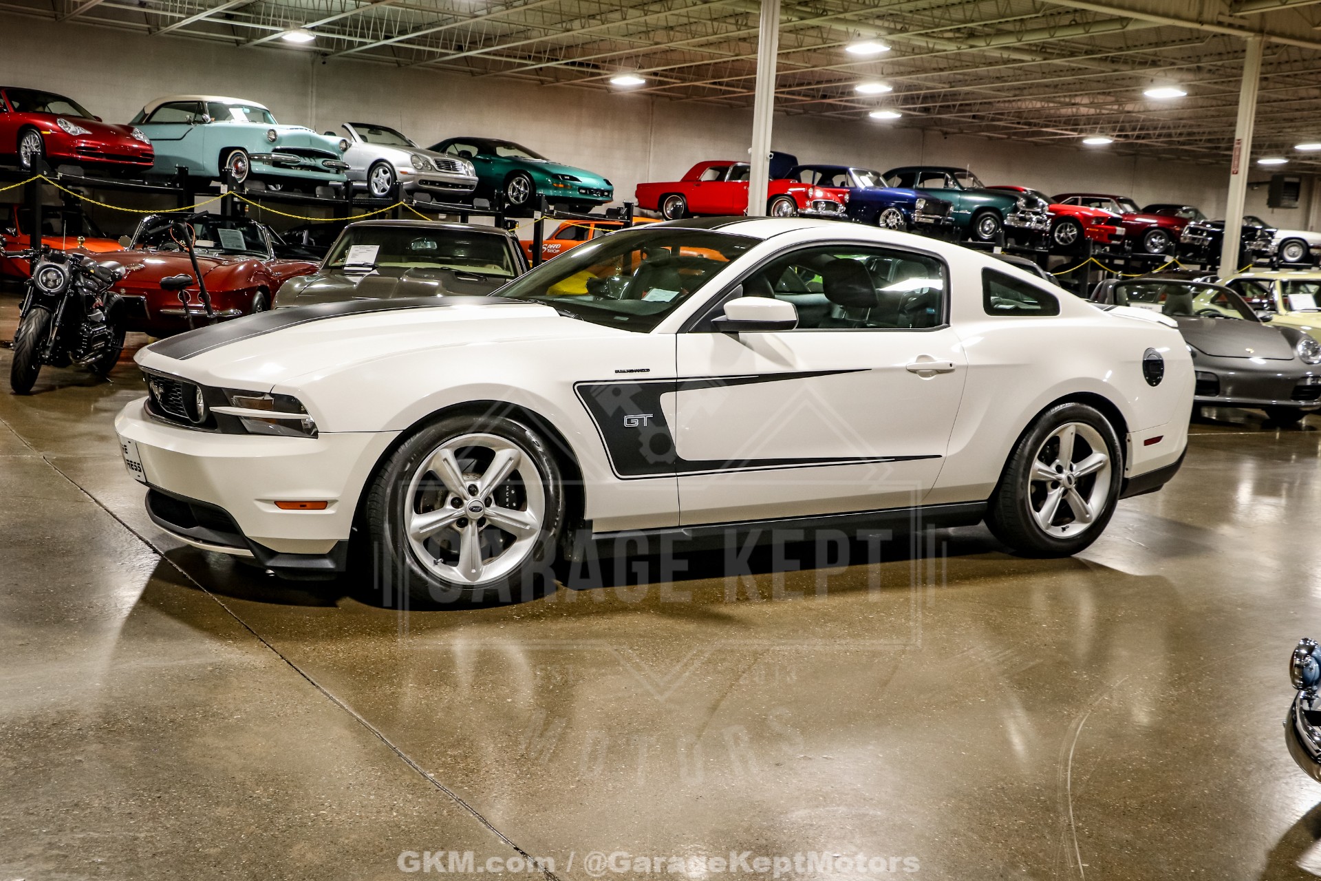 2010 Ford Mustang 4