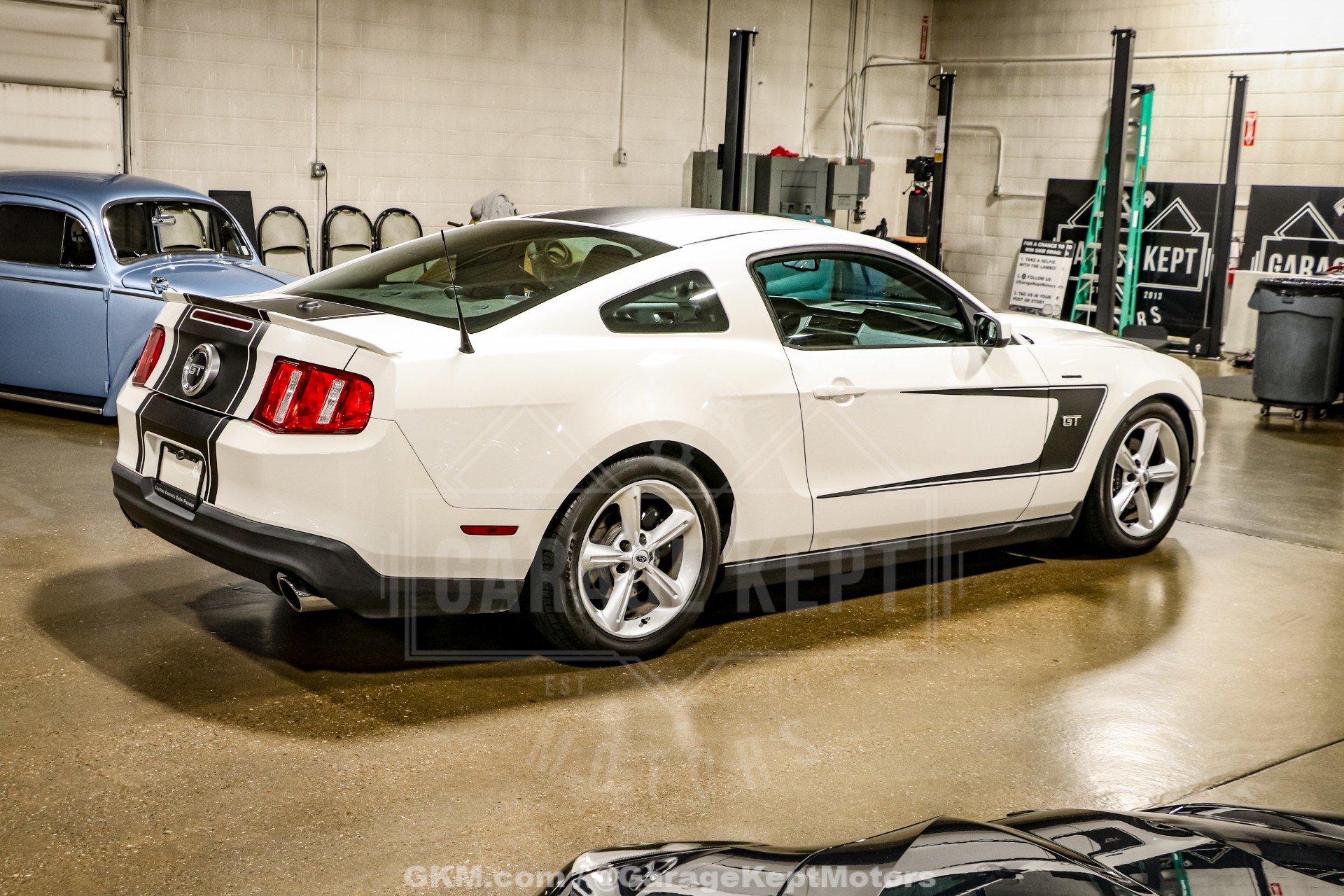 2010 Ford Mustang 9