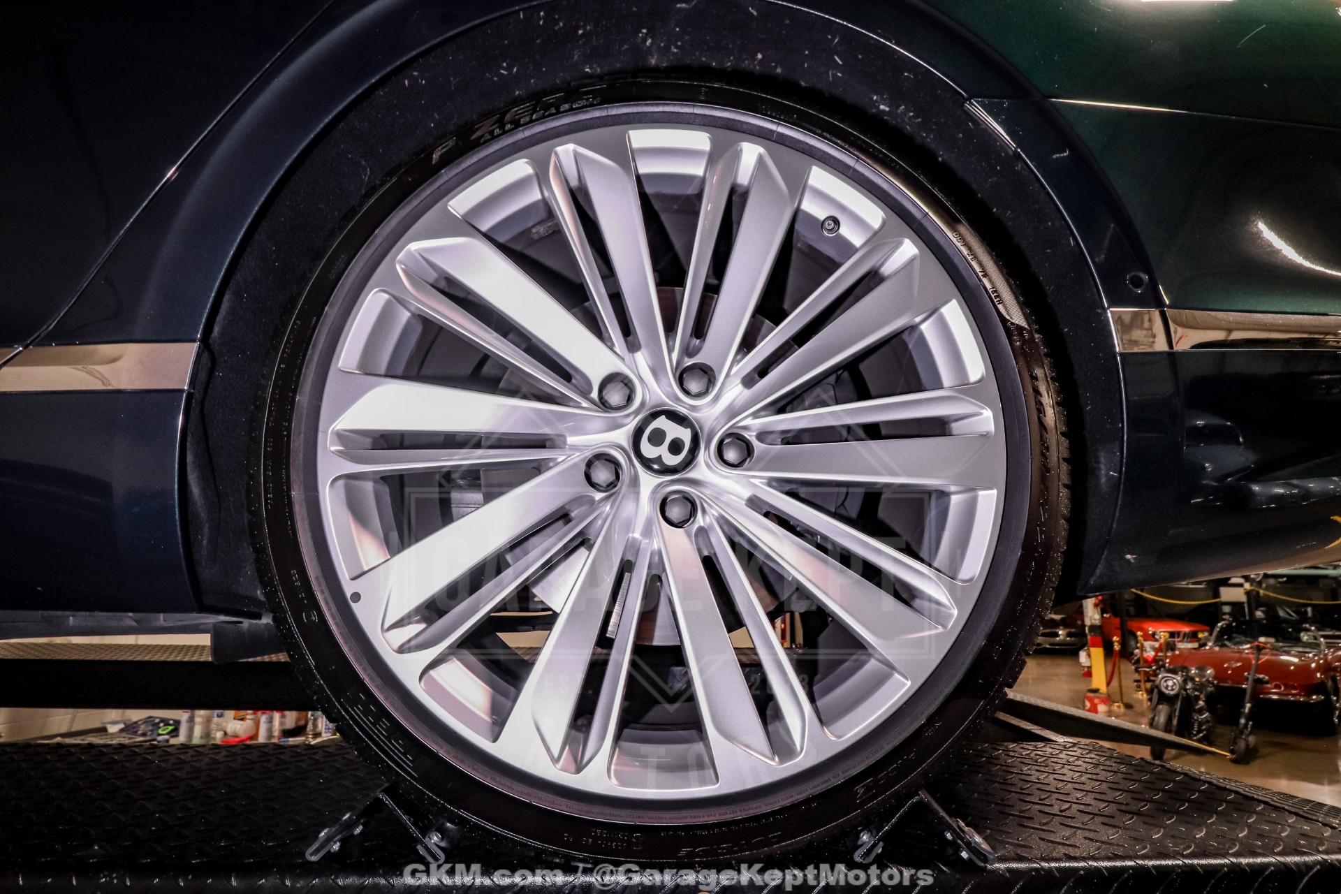 2023 Bentley Flying Spur 226