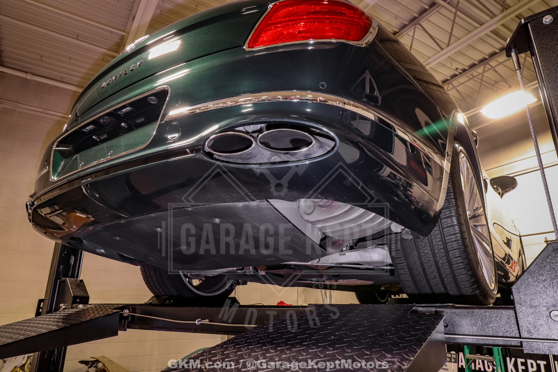 2023 Bentley Flying Spur 229